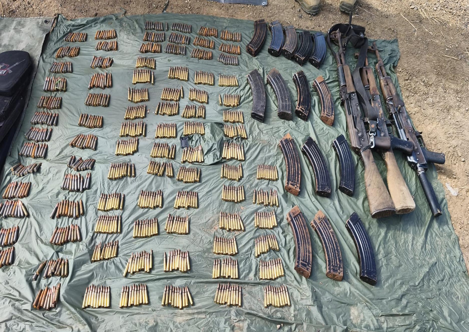 $!Dos detenidos tras operativos en Mazatlán y Escuinapa; aseguran armas, explosivos y droga