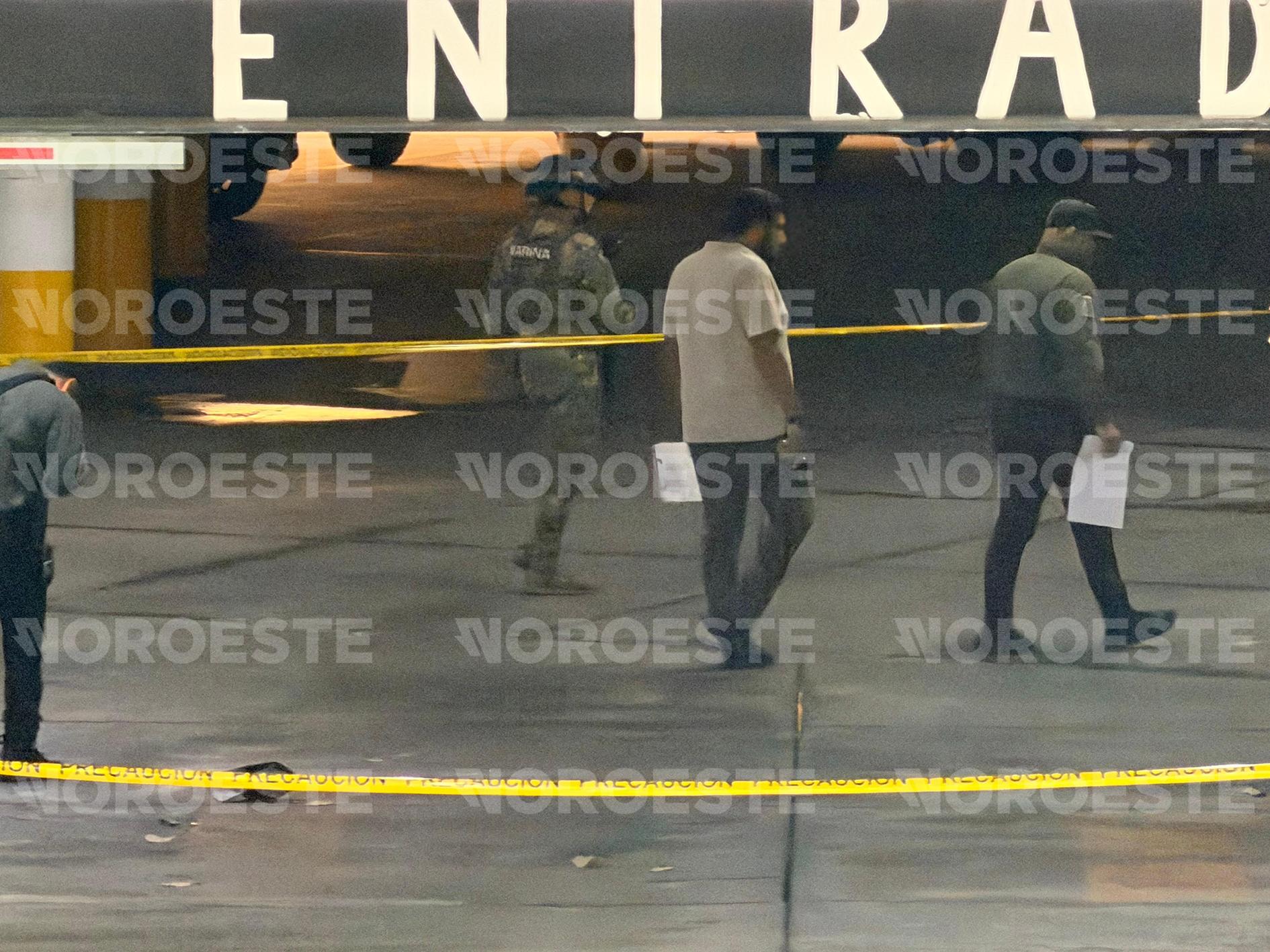 $!Balean a un hombre en una plaza comercial de la Marina Mazatlán y muere camino al hospital