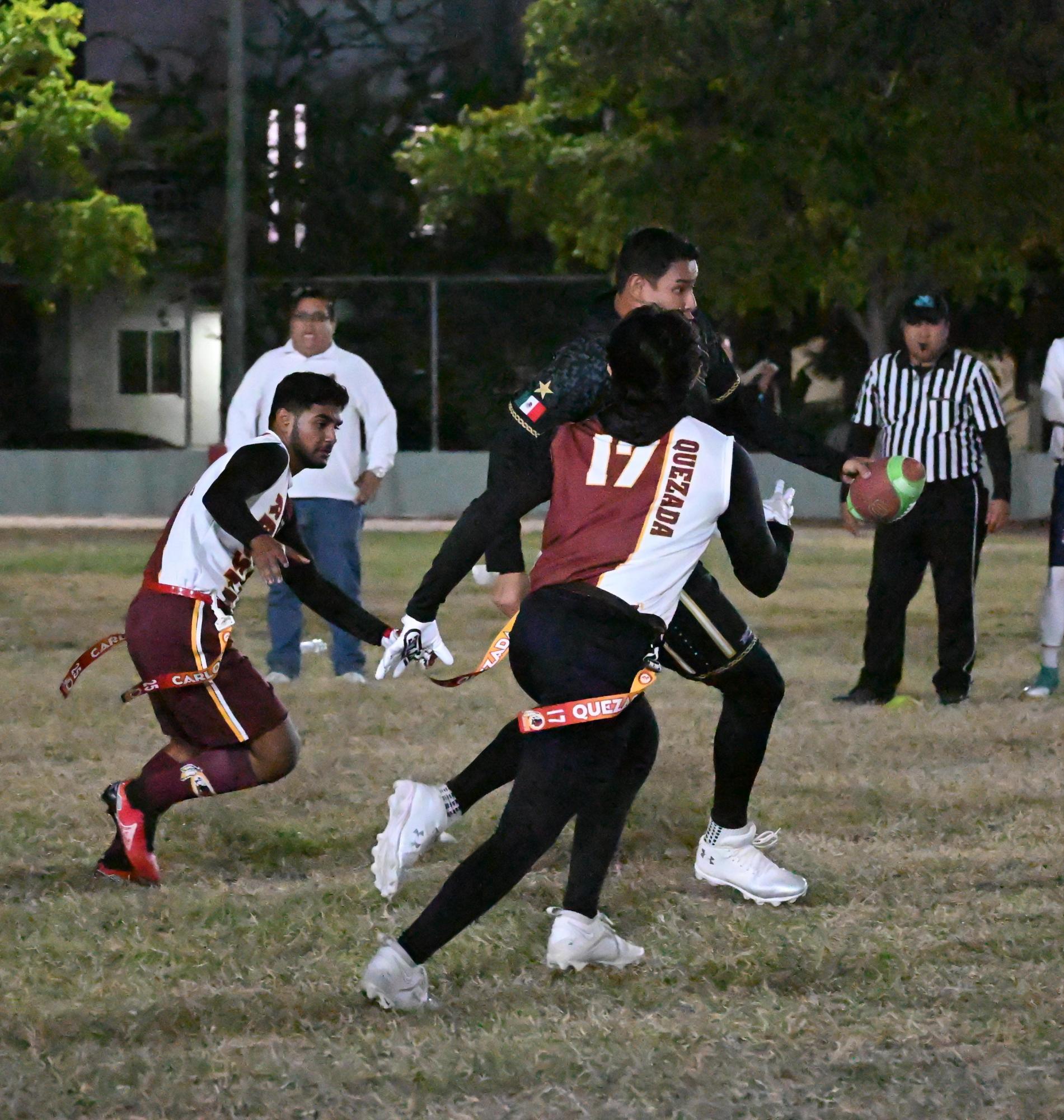 $!Se imponen Aztecas y Náutica, en el Tochito Flag Maz 2024-2025