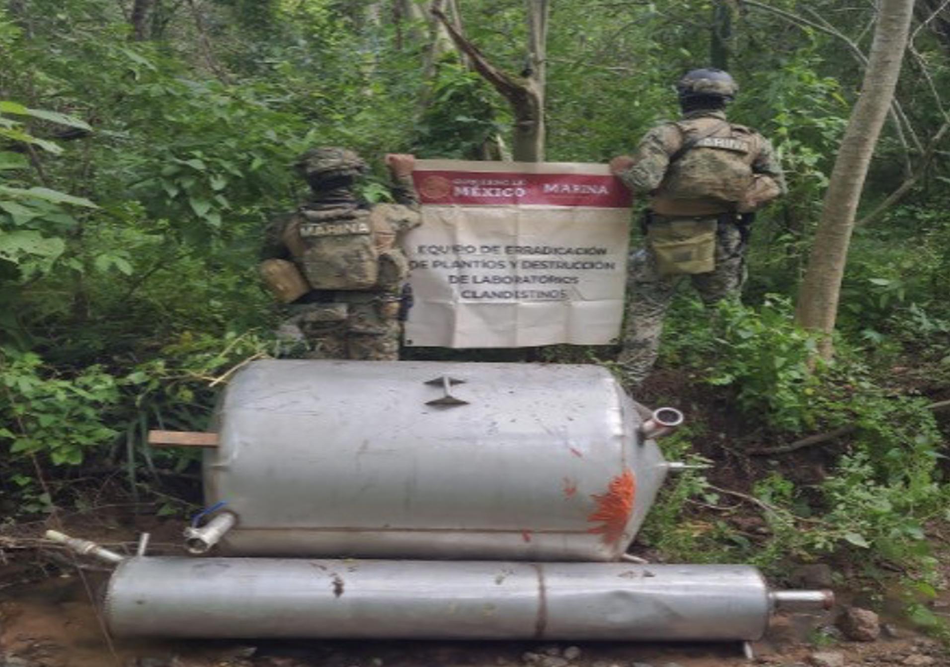 $!Asegura la Marina reactores y químicos en el poblado Los Cedros, Culiacán