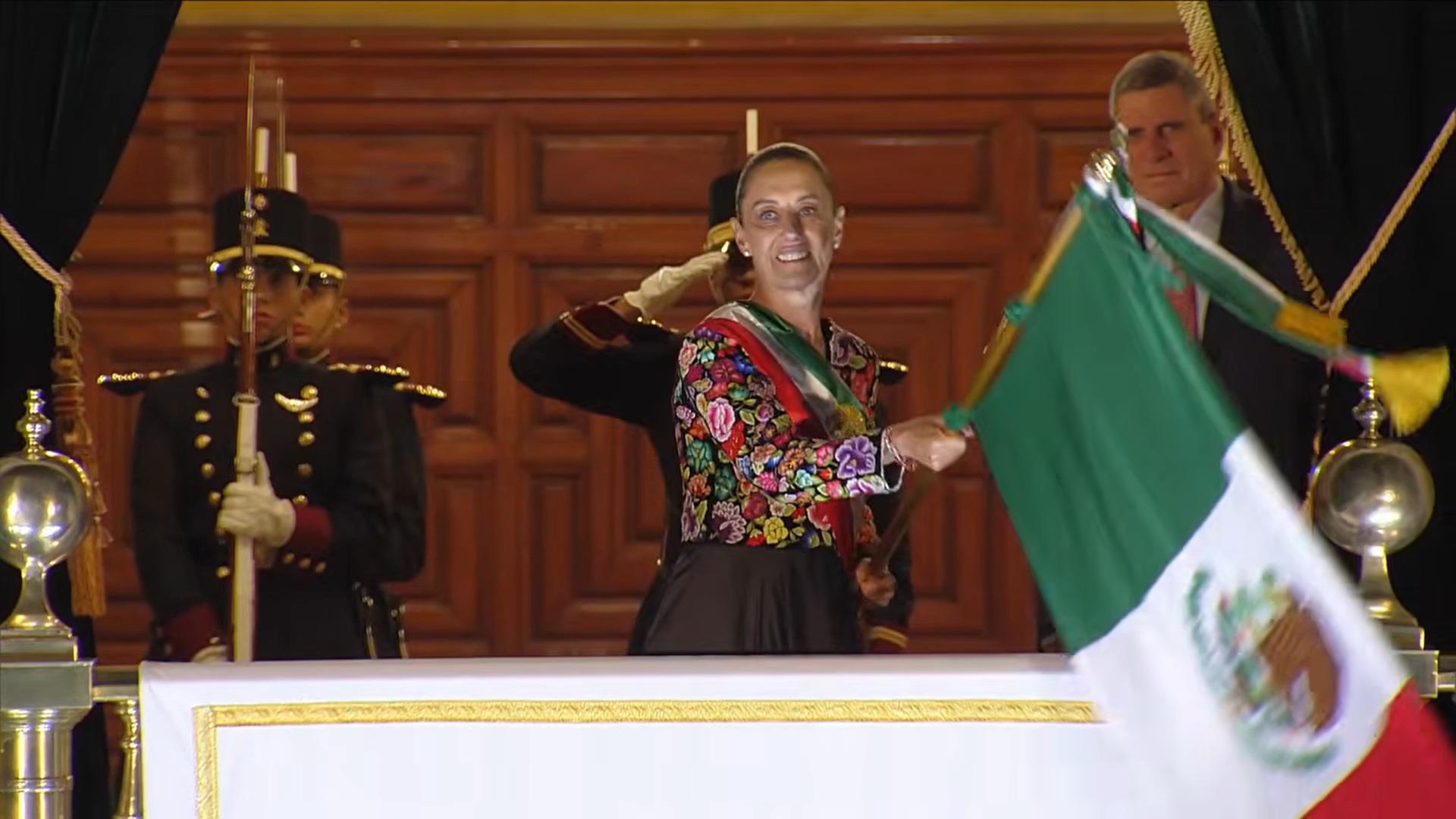 $!‘México libre, independiente y soberano’: Sheinbaum da segundo Grito de Independencia