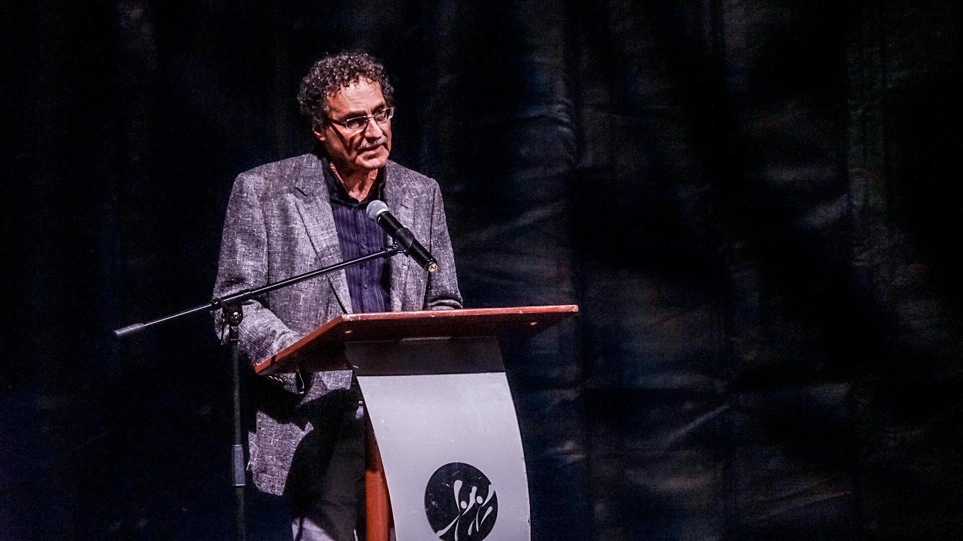 $!El homenajeado durante su mensaje de agradecimiento.