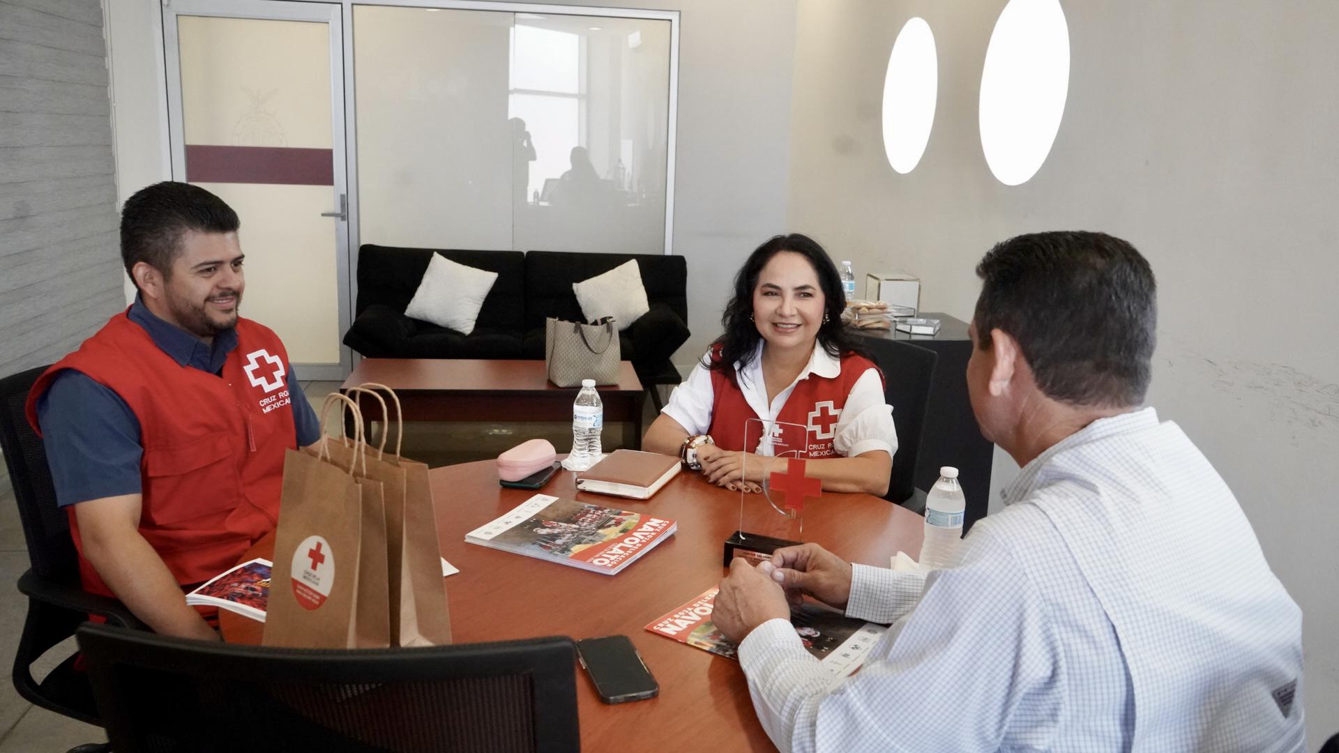 $!Cruz Roja Navolato reconoce al Isde por apoyo en la carrera con causa de Altata