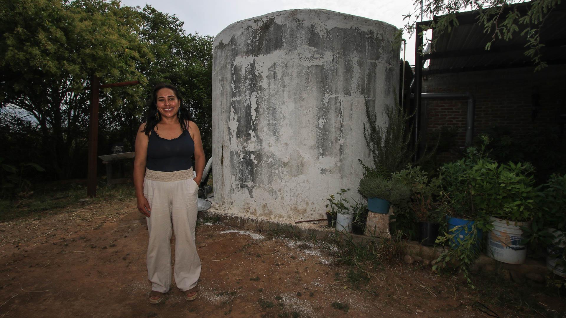 $!Juana López, promotora de medicina tradicional y creación de traspatios (parcelas, cisterna, baño seco).