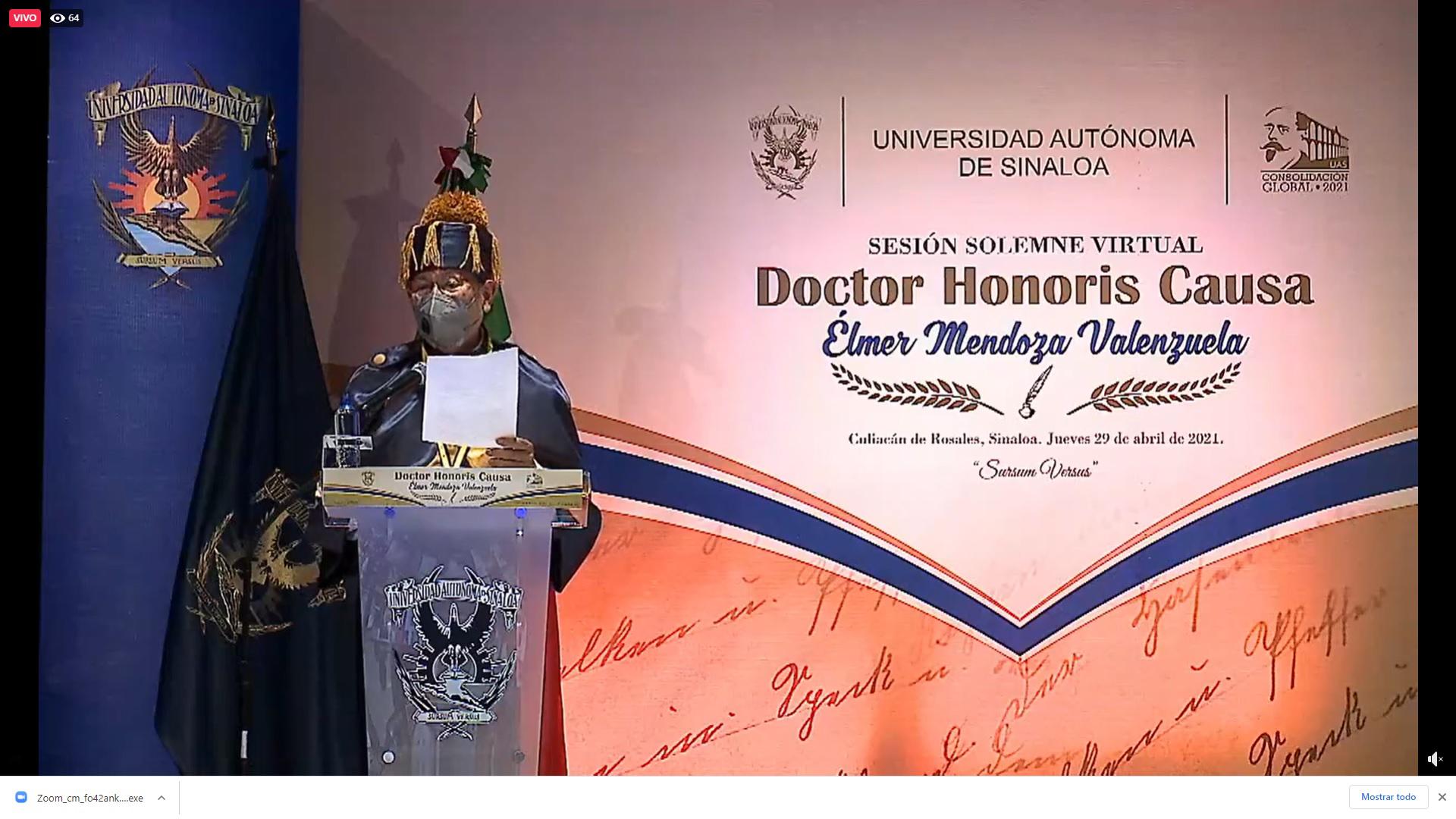 $!‘Escribo con el lenguaje que me sale del corazón’, asegura Élmer Mendoza al recibir Doctorado Honoris Causa de la UAS