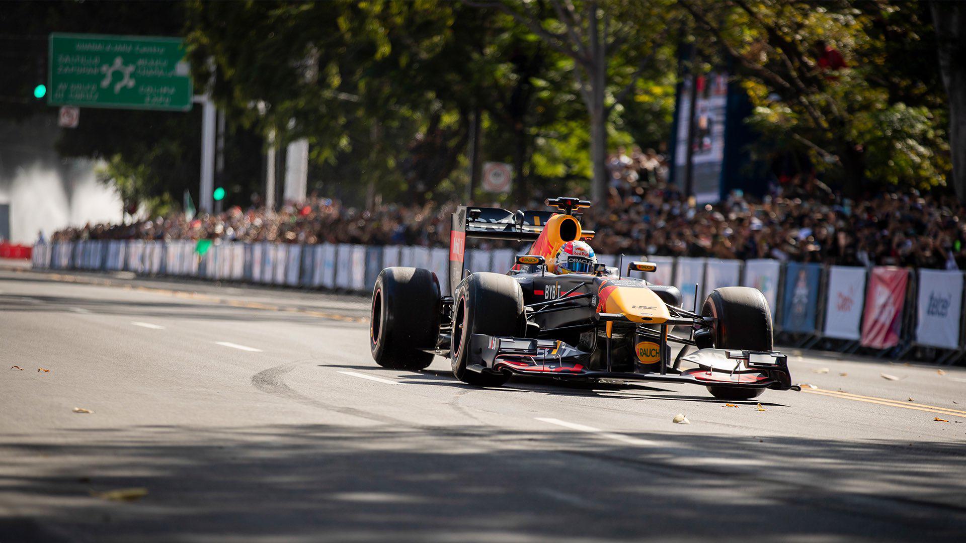 $!‘Checo’ Pérez sueña cantar el Himno Nacional en México