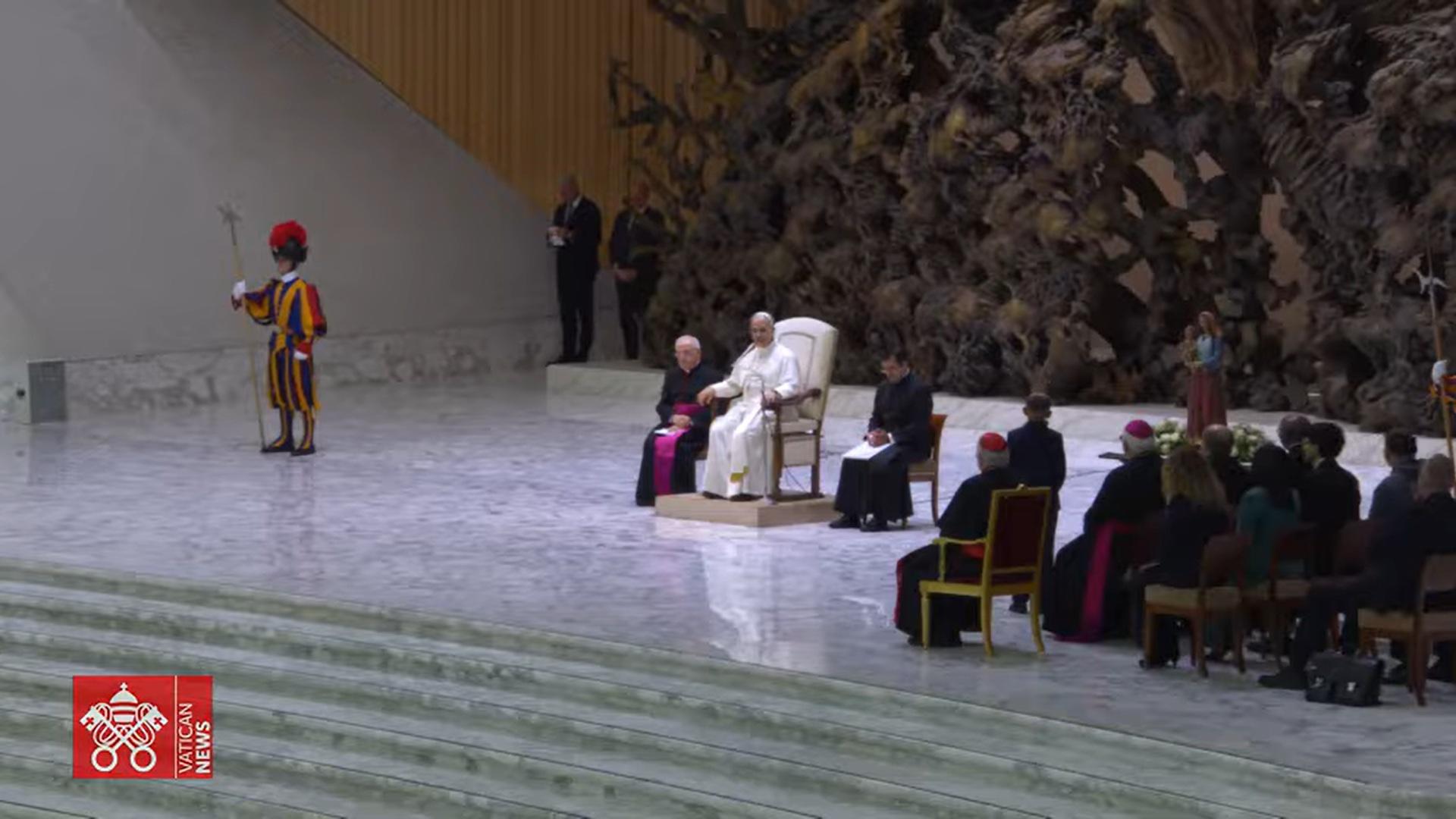 $!El Papa a los gitanos: trabajo y oración ‘fuerza’ para derribar los muros de la desconfianza