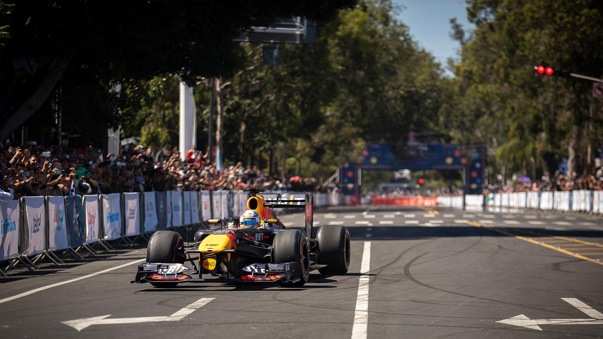 $!‘Checo’ Pérez sueña cantar el Himno Nacional en México