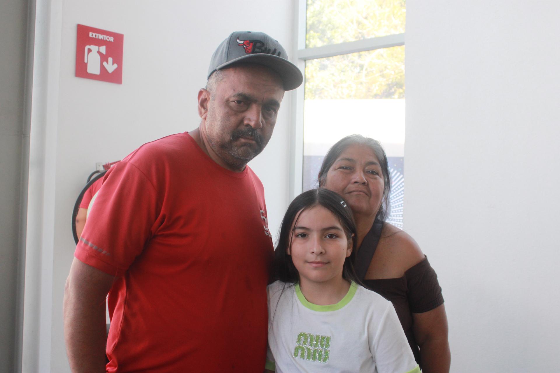 $!Manuel, Britany y Laura Manríquez.