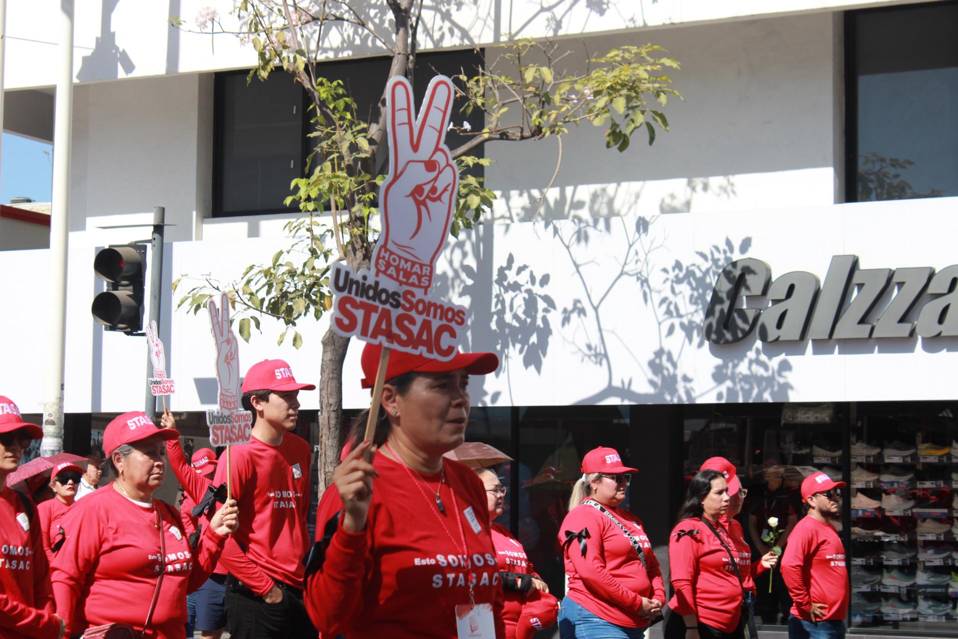 $!Marcha del Stasac arranca con luto por asesinato de su líder Homar Salas