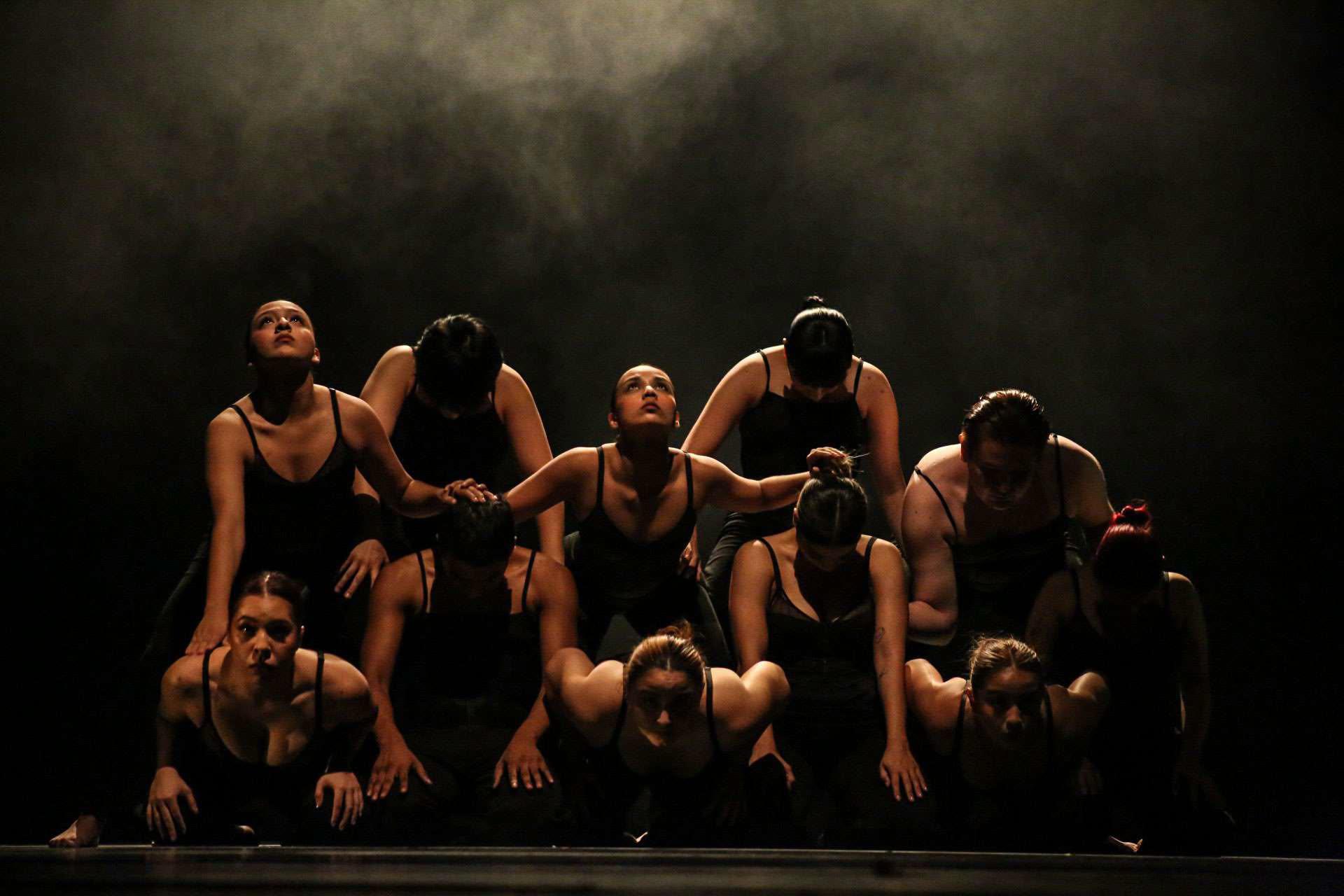 $!El talento de los egresados fue reconocido con aplausos y muestras de afecto por parte del público.
