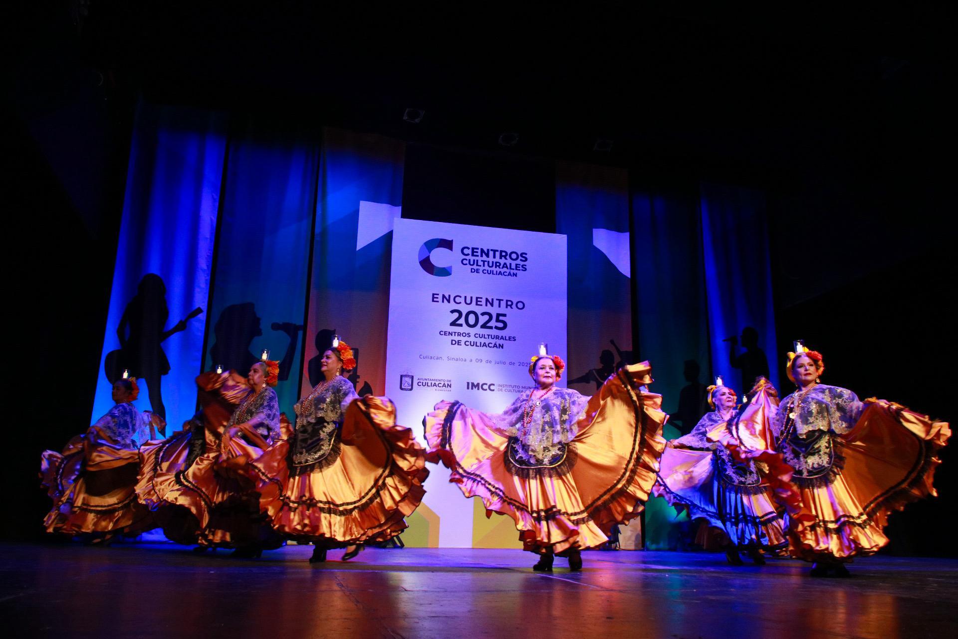 $!Cuadros de diversas estampas ejecutaron las egresadas de los talleres.