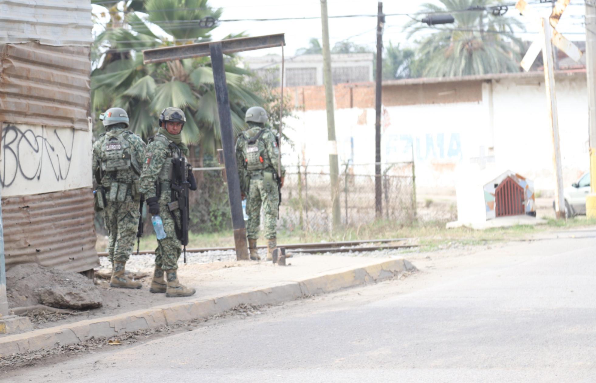 $!Se despliegan elementos del Ejército en puntos estratégicos de Mazatlán como refuerzo de seguridad