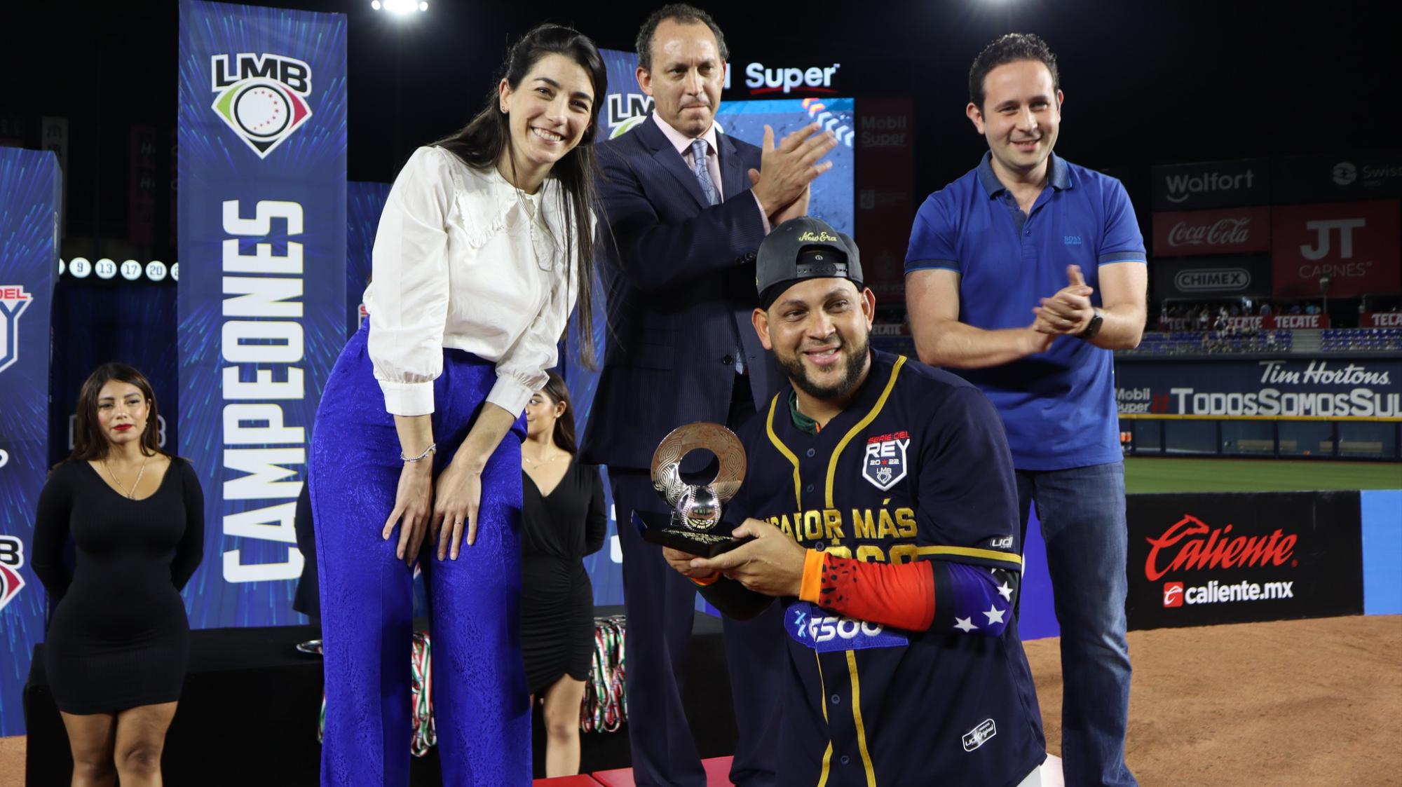 $!AMLO felicita a los Leones de Yucatán tras coronarse en la Serie del Rey