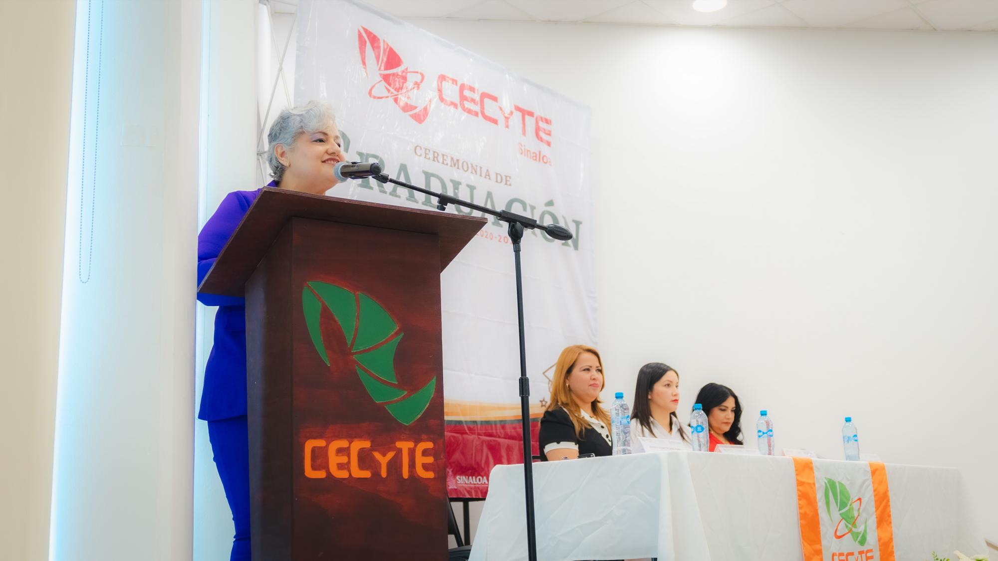 $!Lyanette Gloria Ruiz Pory, directora del Plantel 01 CECyTE CESS.