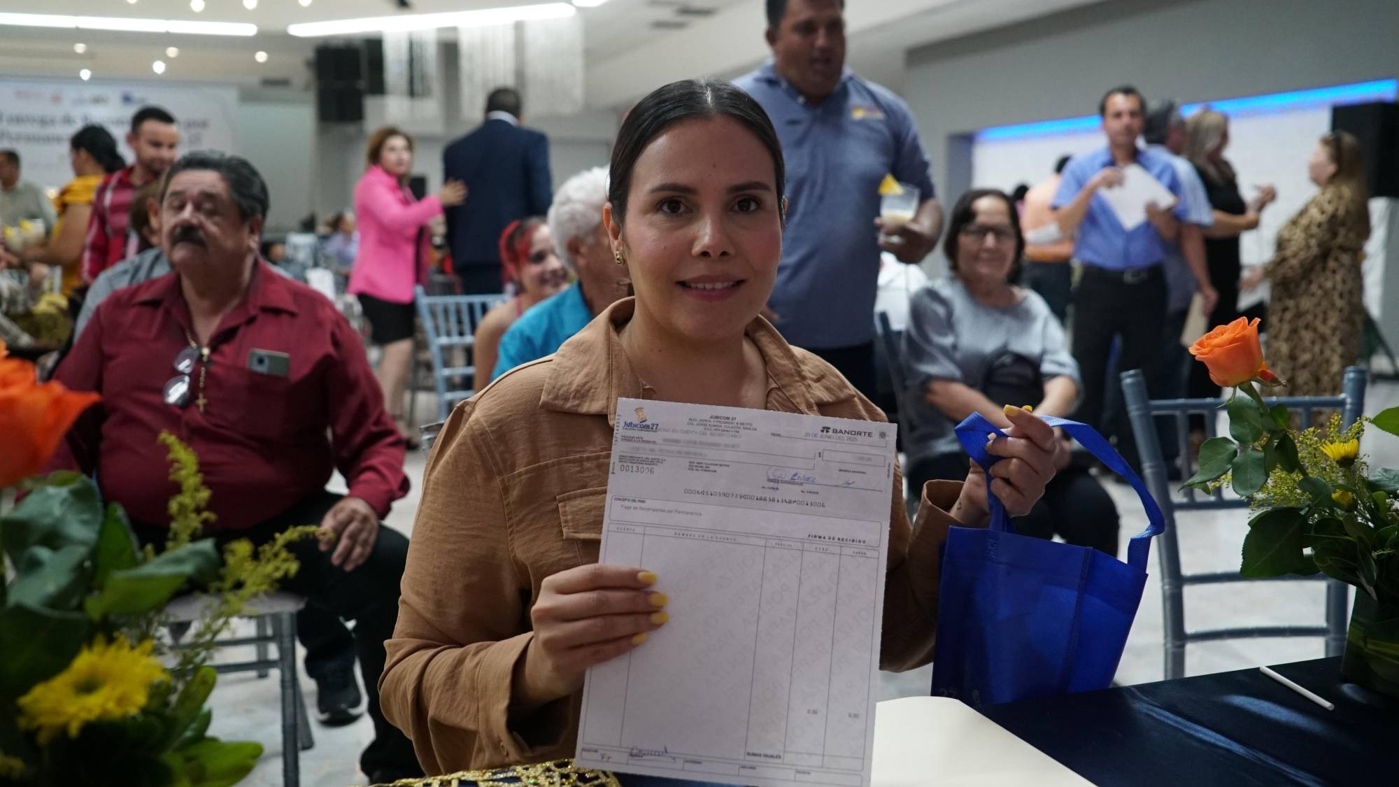 $!X Entrega de Recompensas por Permanencia a Socios de JUBICOM 27.