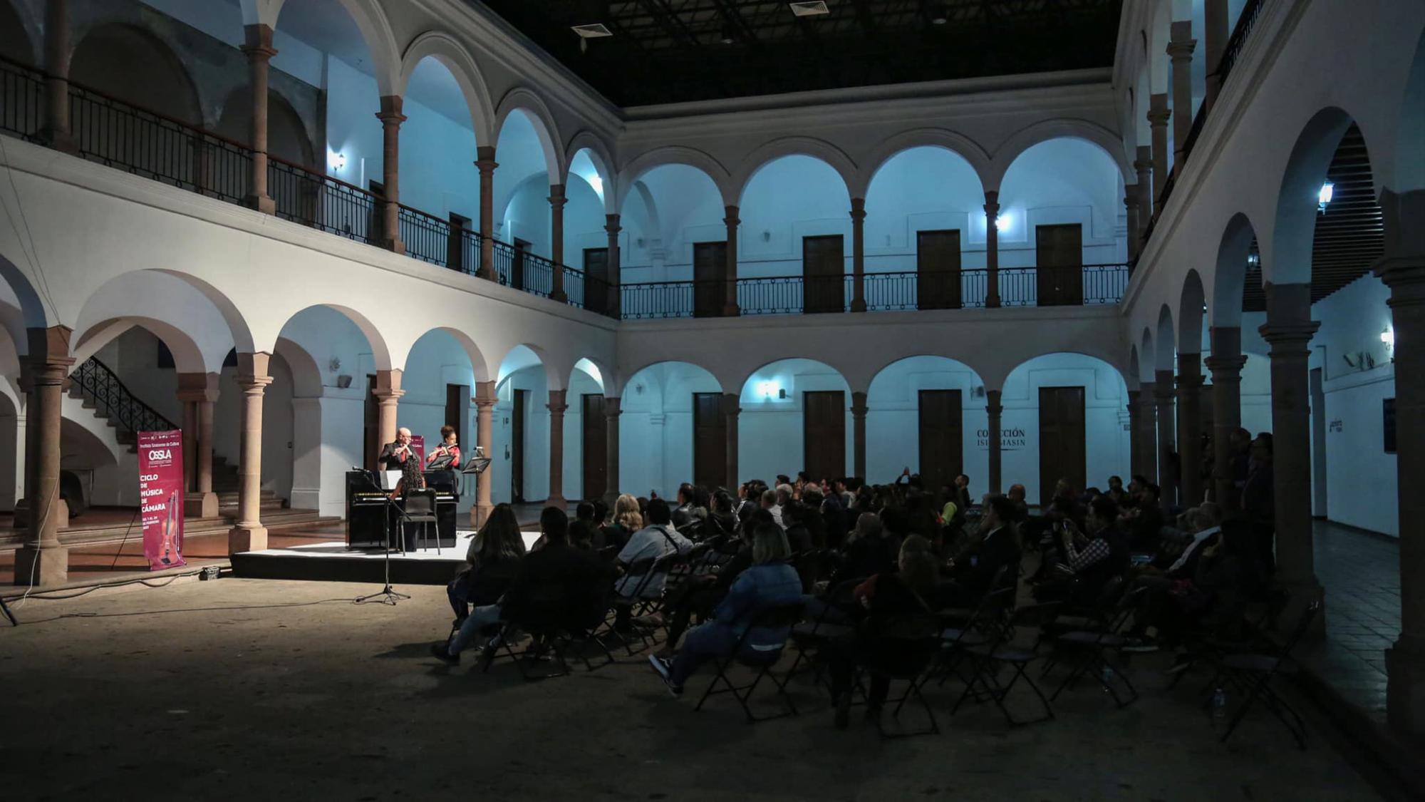 $!El público disfrutó del programa llevado a cabo en el Museo de Arte de Sinaloa.