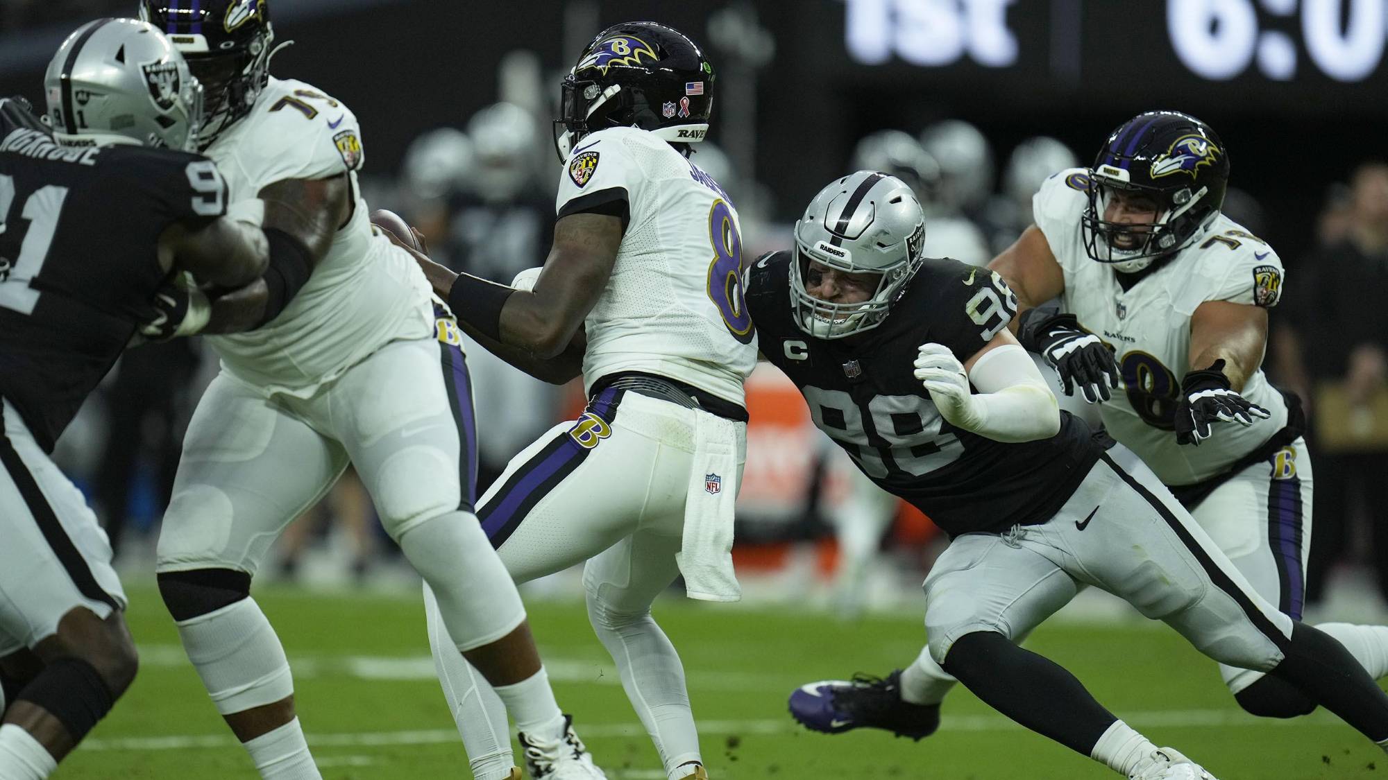 $!Raiders traspasan a Maxx Crosby a Ravens por selecciones de Draft