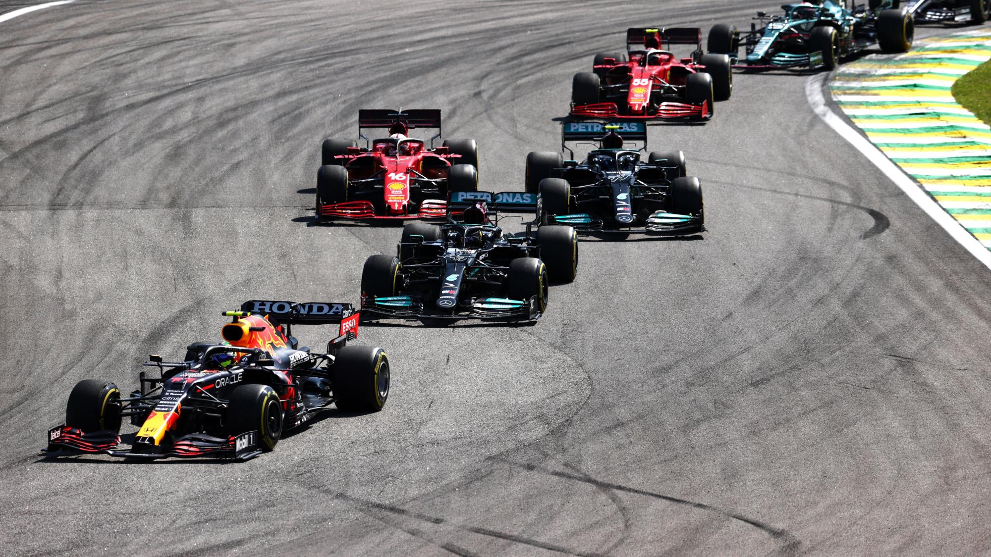 $!Lewis Hamilton gana el Gran Premio de Brasil con una estupenda remontada; Checo es cuarto