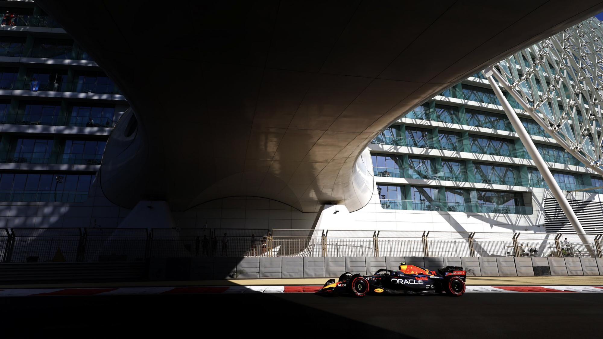 $!Checo Pérez arrancará segundo en el Gran Premio de Abu Dhabi; Verstappen se queda con la pole