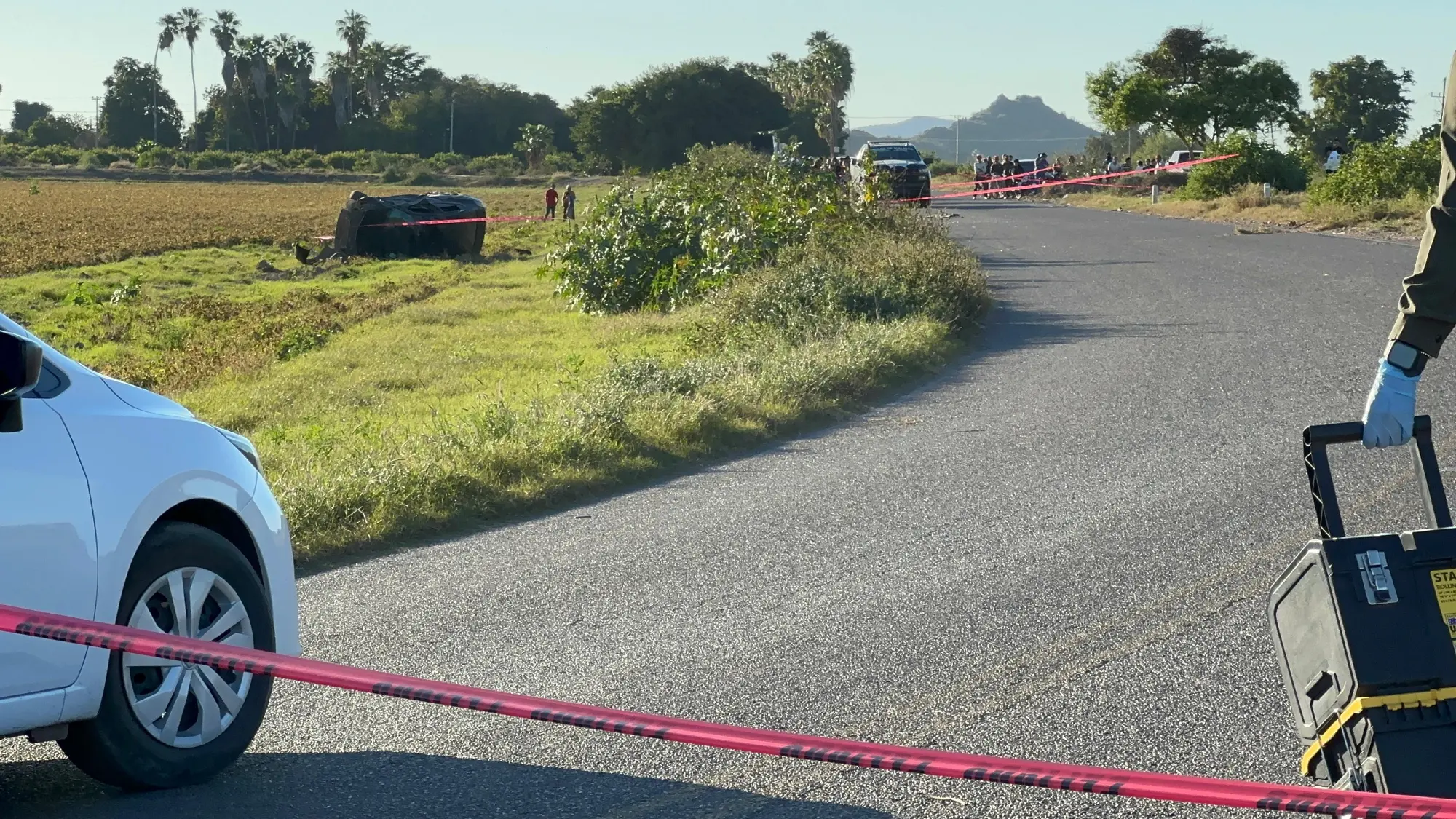$!Familia muere tras choque de moto contra auto en la comunidad del Tule, en Ahome