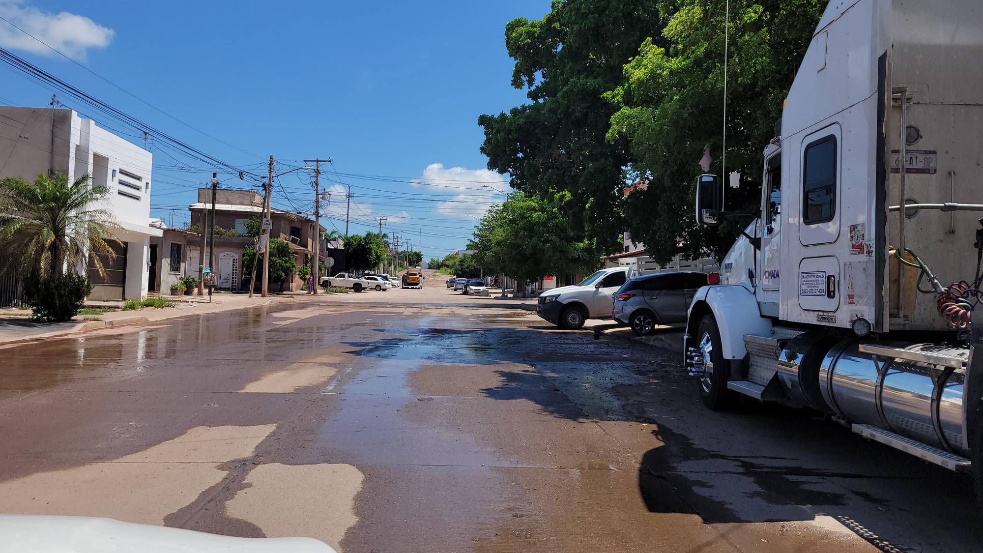 $!Hace cuatro días que agua limpia brota en la Agustina Ramírez, Culiacán, pese a sequía