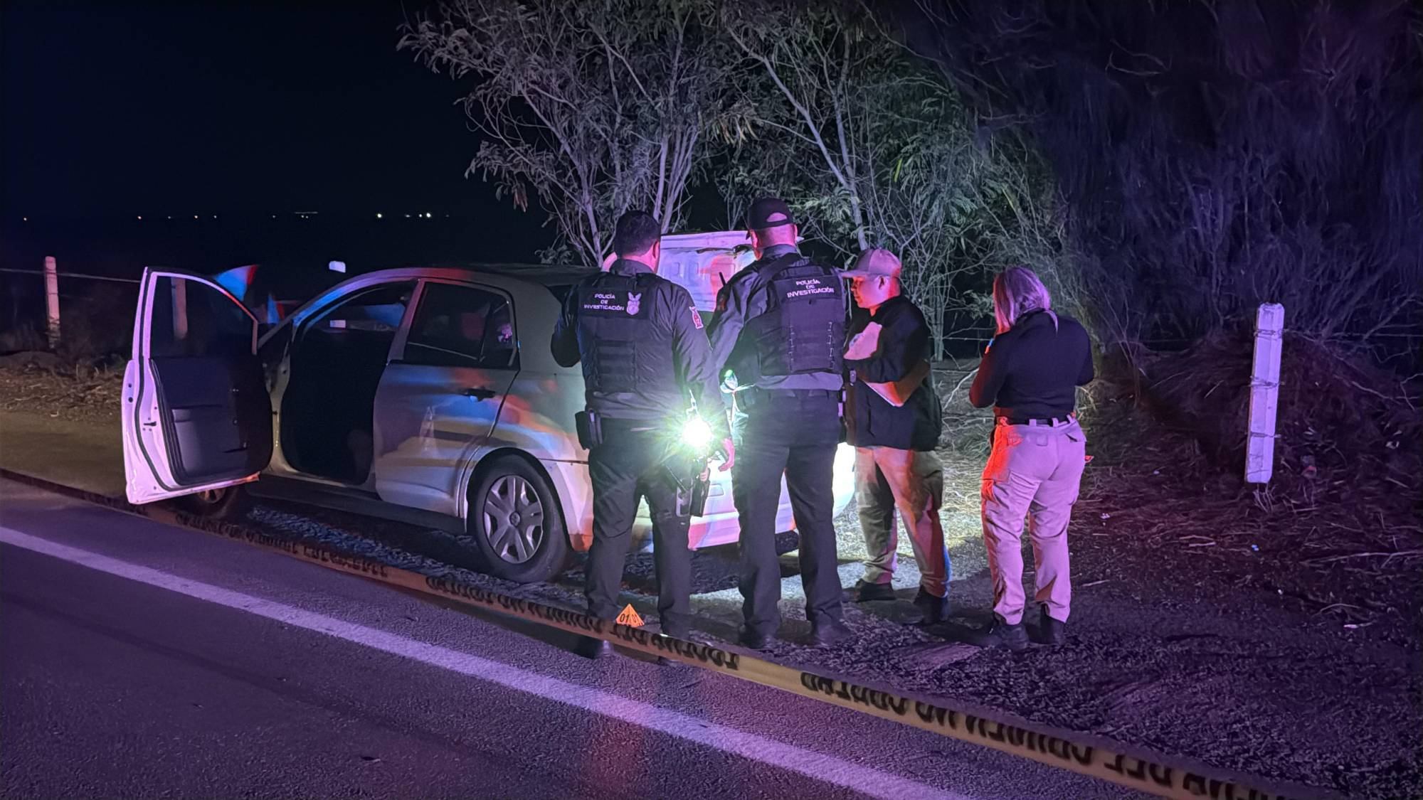 $!Hallan a 3 hombres asesinados en vehículo abandonado al norte de Culiacán