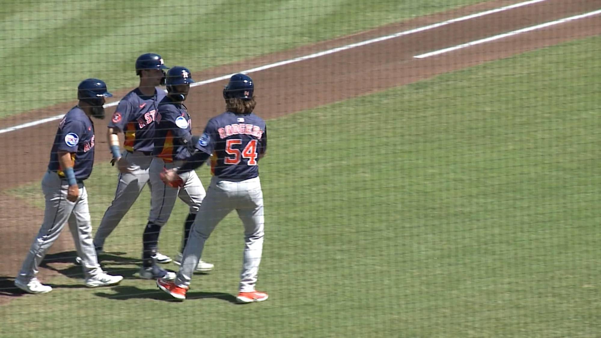 $!Mexicano Salazar es elogiado como ‘uno de los mejores compañeros de equipo que podrías pedir’