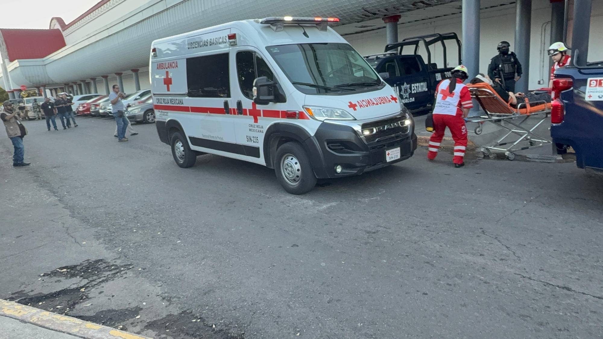 $!Hieren de bala a un joven en un supermercado del sector Tres Ríos, en Culiacán