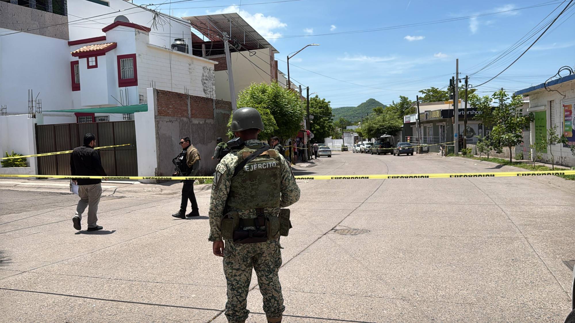 $!Joven es asesinado a balazos frente a una tortillería de Villa Bonita, en Culiacán