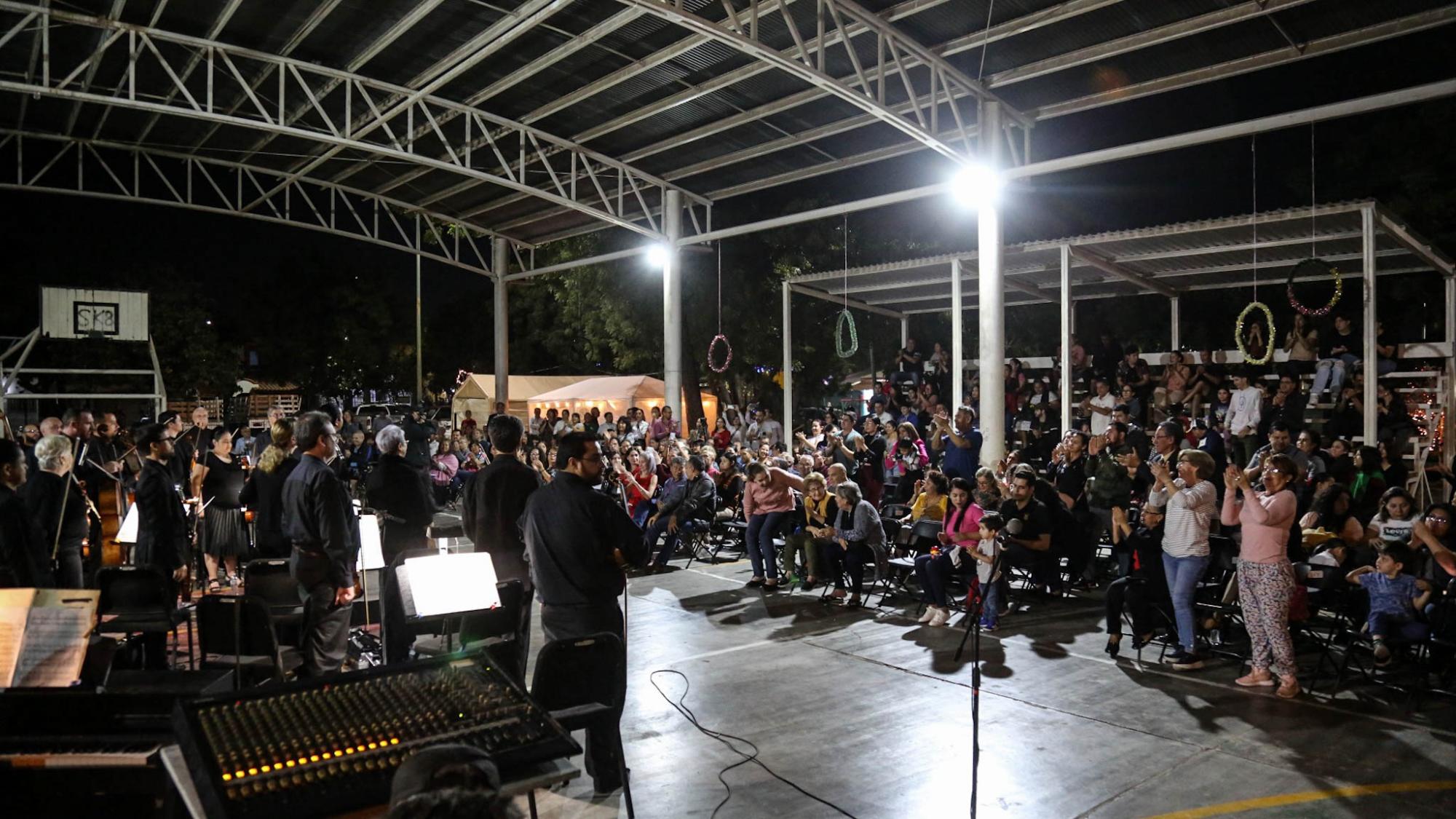 $!Los asistentes escucharon entusiasmados el repertorio.