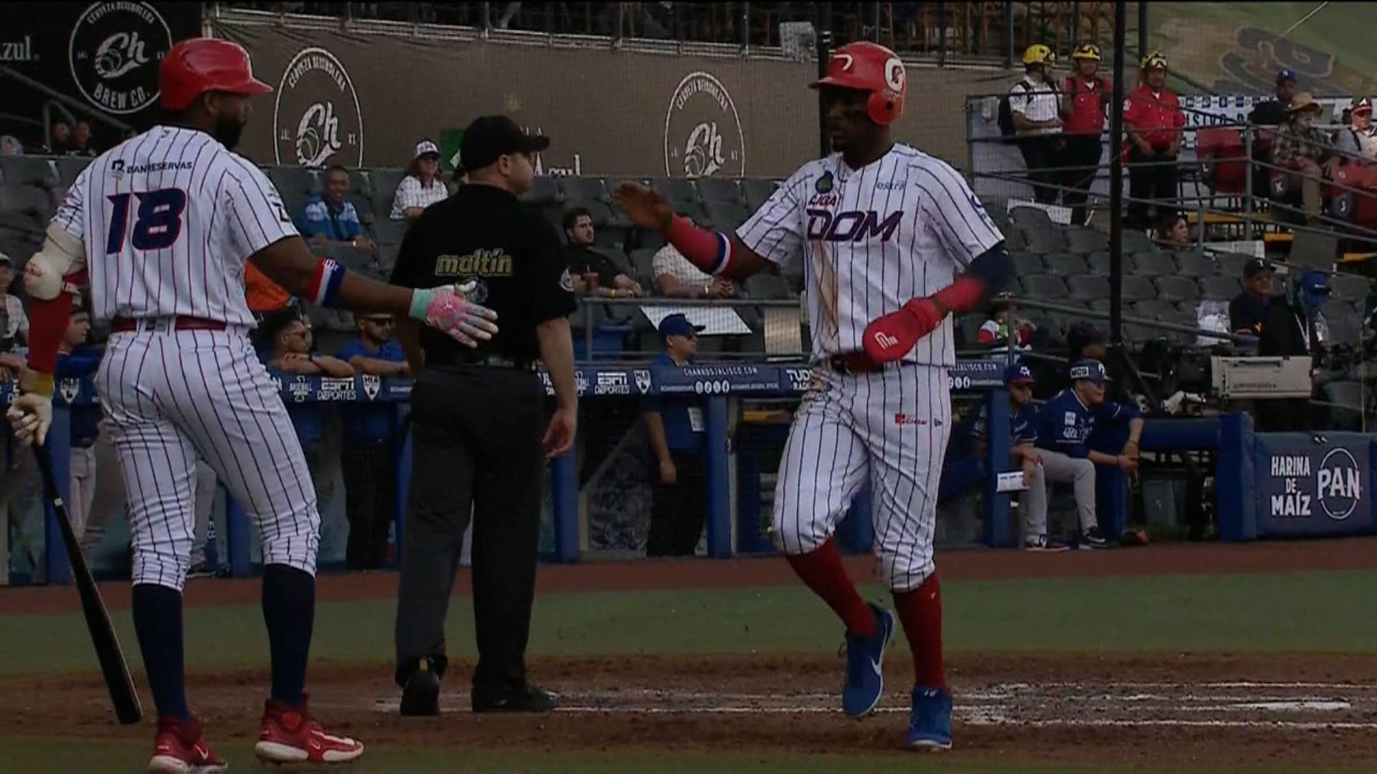 $!Leones del Escogido asesta el segundo golpe y vence a Cangrejeros de Santurce en la Serie del Caribe Jalisco 2026