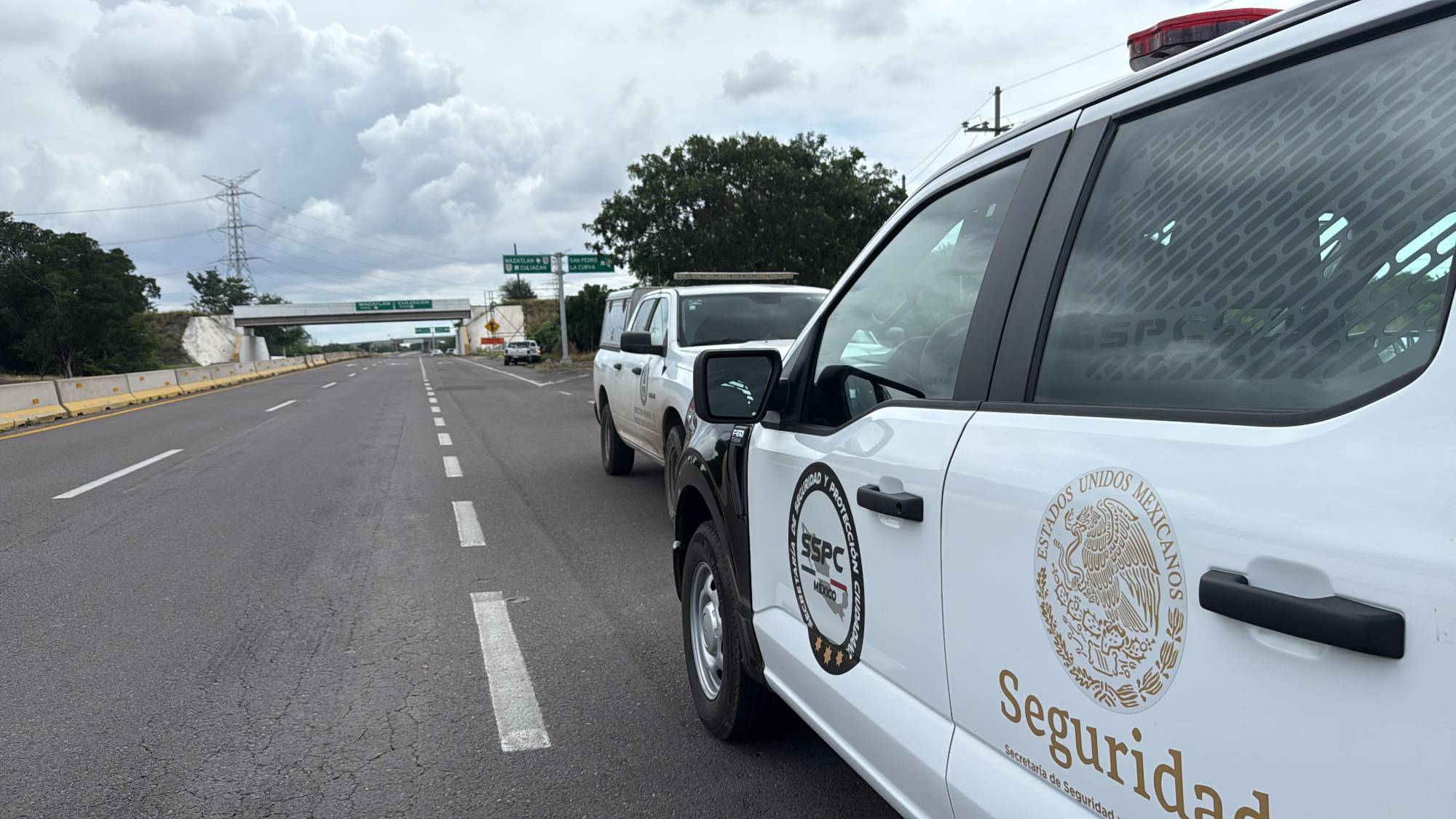 $!Enfrentamiento entre civiles y elementos de la SSPC dejó un detenido y un vehículo asegurado en Navolato