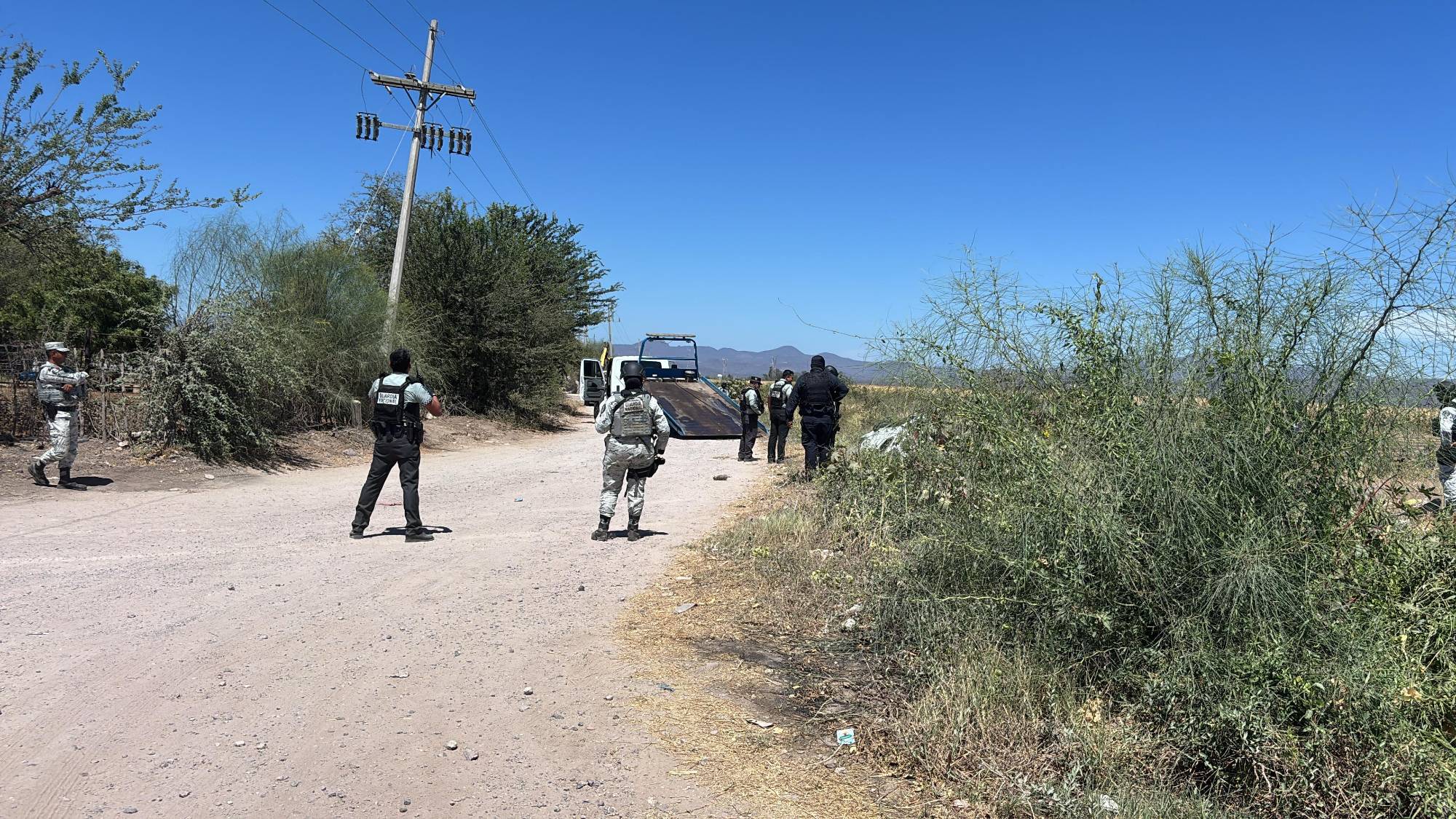 $!Aseguran camioneta tras enfrentamiento en Pericos, Mocorito