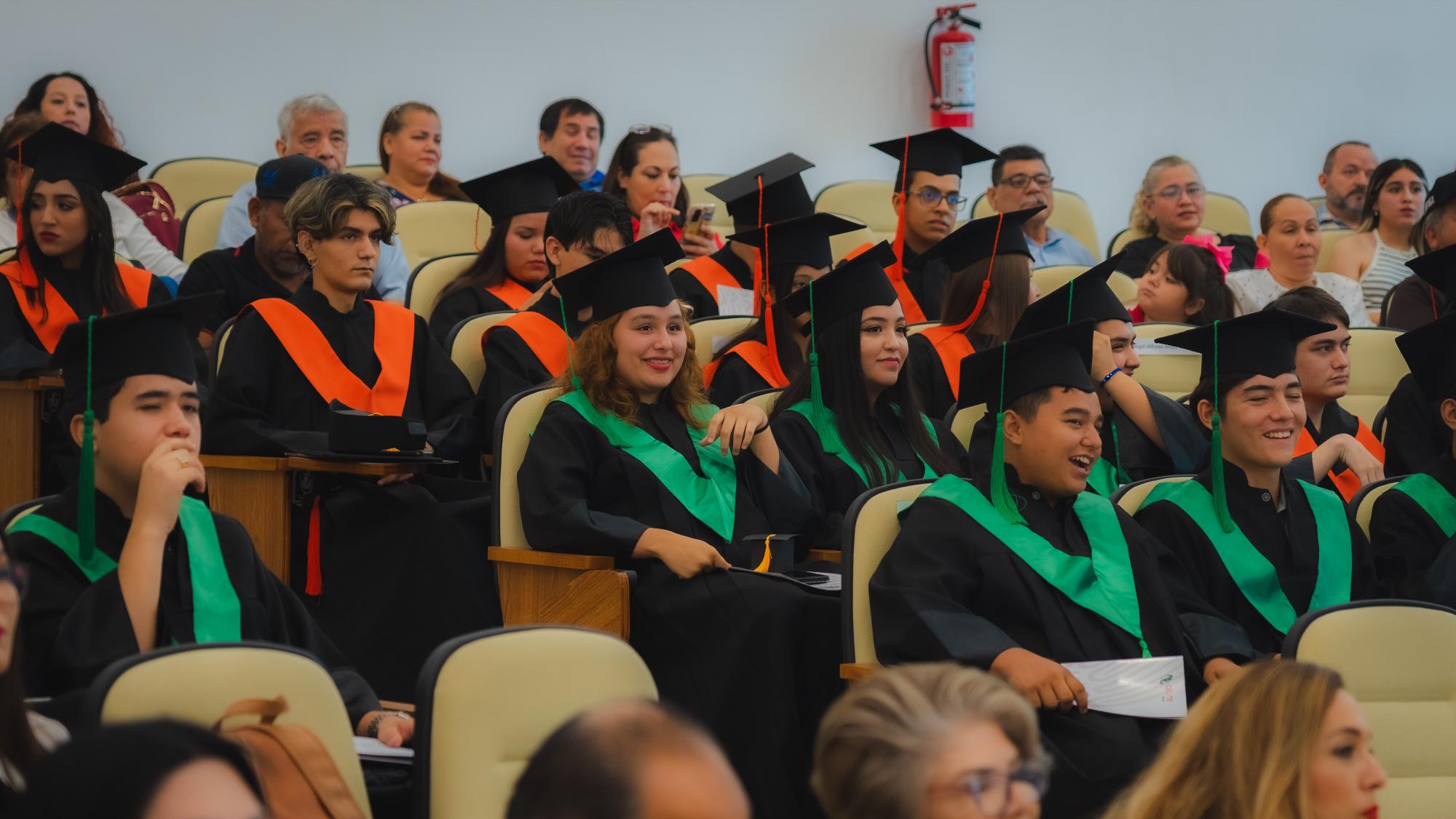 $!Los alumnos durante la ceremonia de graduación.