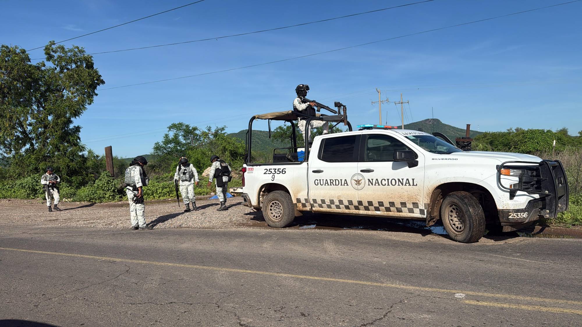 $!Asesinan a dos jóvenes en carretera rumbo a Tepuche, al norte de Culiacán