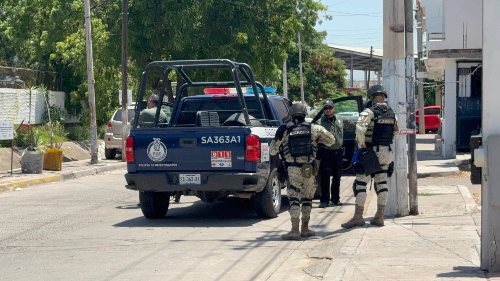 $!Joven mujer es baleada en la cabeza en Barrancos, Culiacán