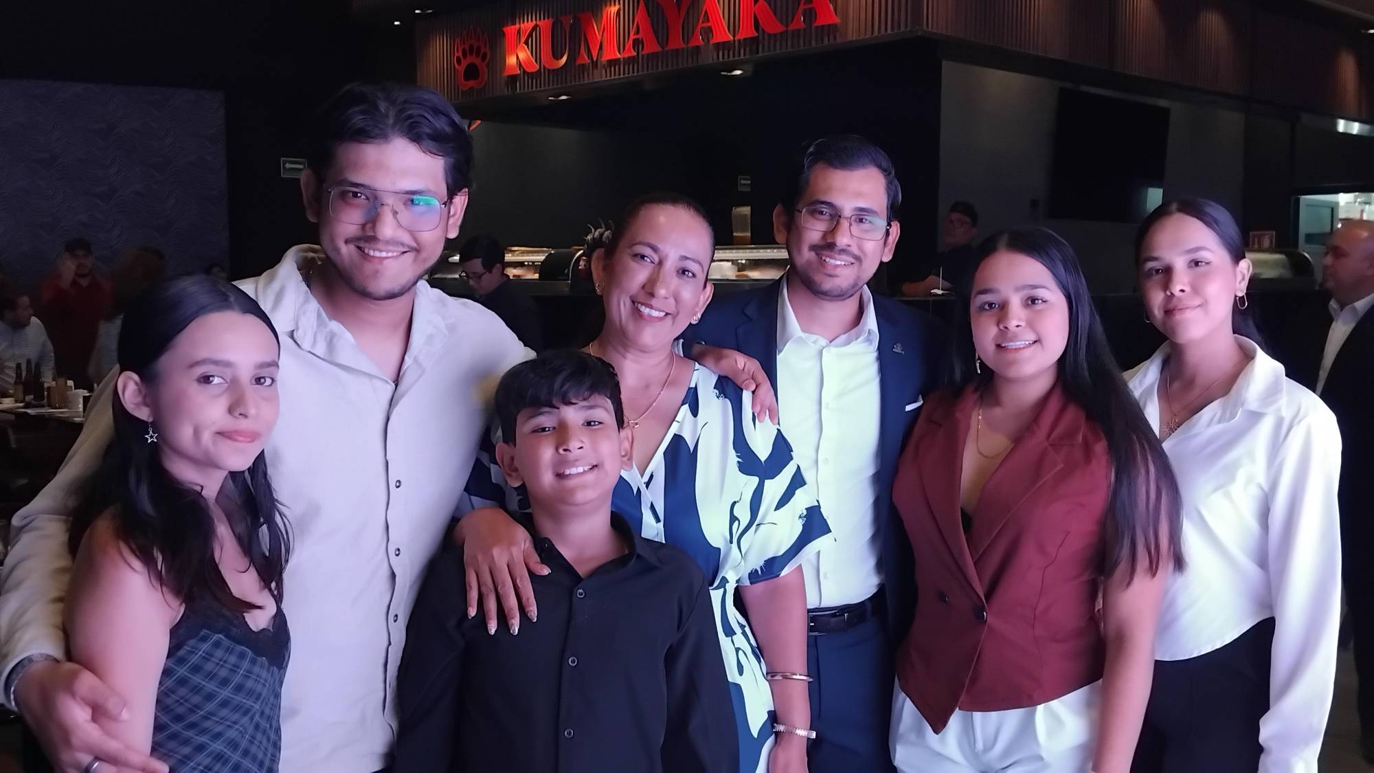 $!Luz María Mayer, David Benítez, Johan Benítez, Lucero Rodríguez, Heriberto, Salma y Estrella Benítez Rodríguez.