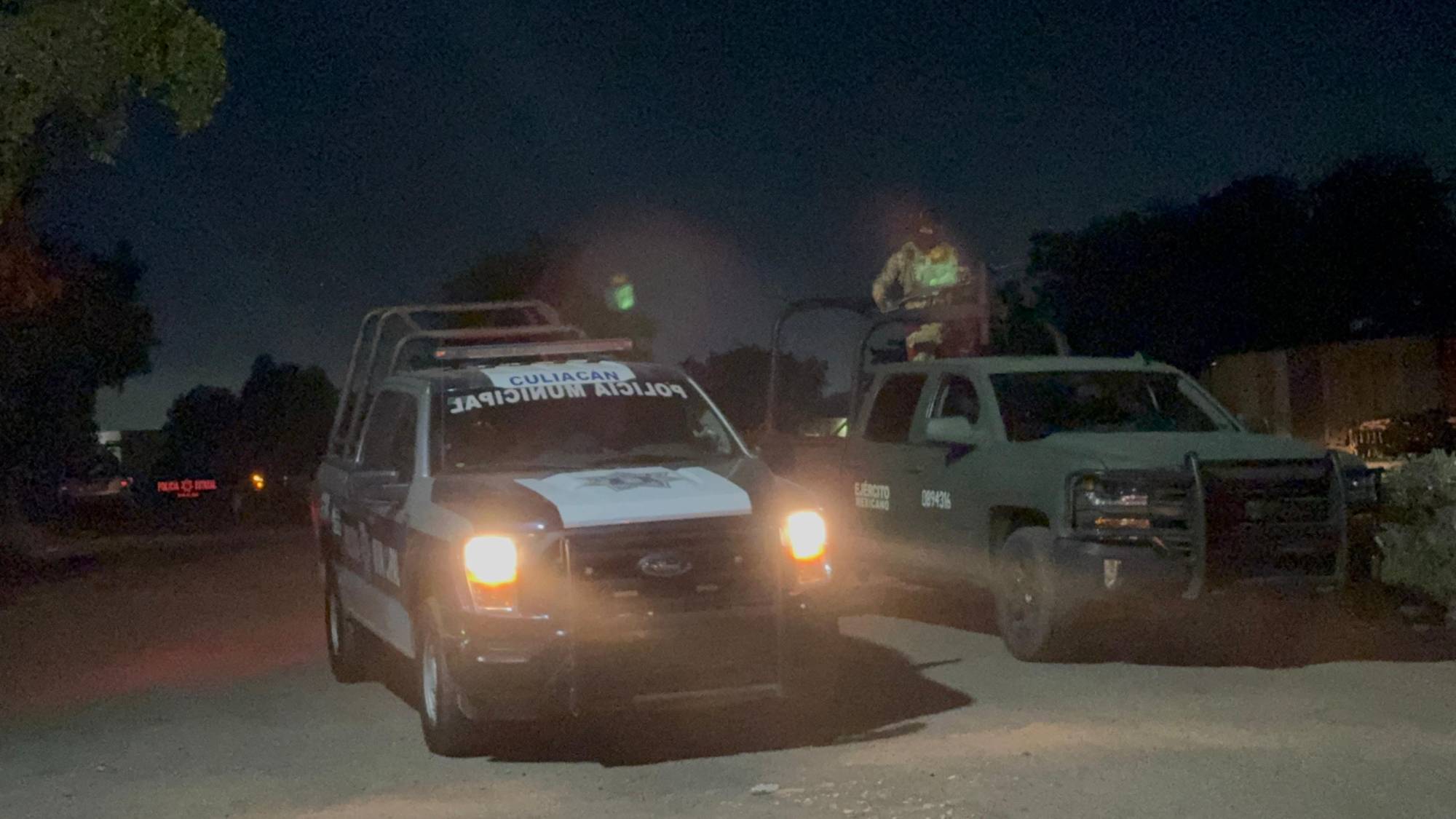 $!Vandalizan vivienda en Aguaruto, en Culiacán; militares y policías despliegan operativo