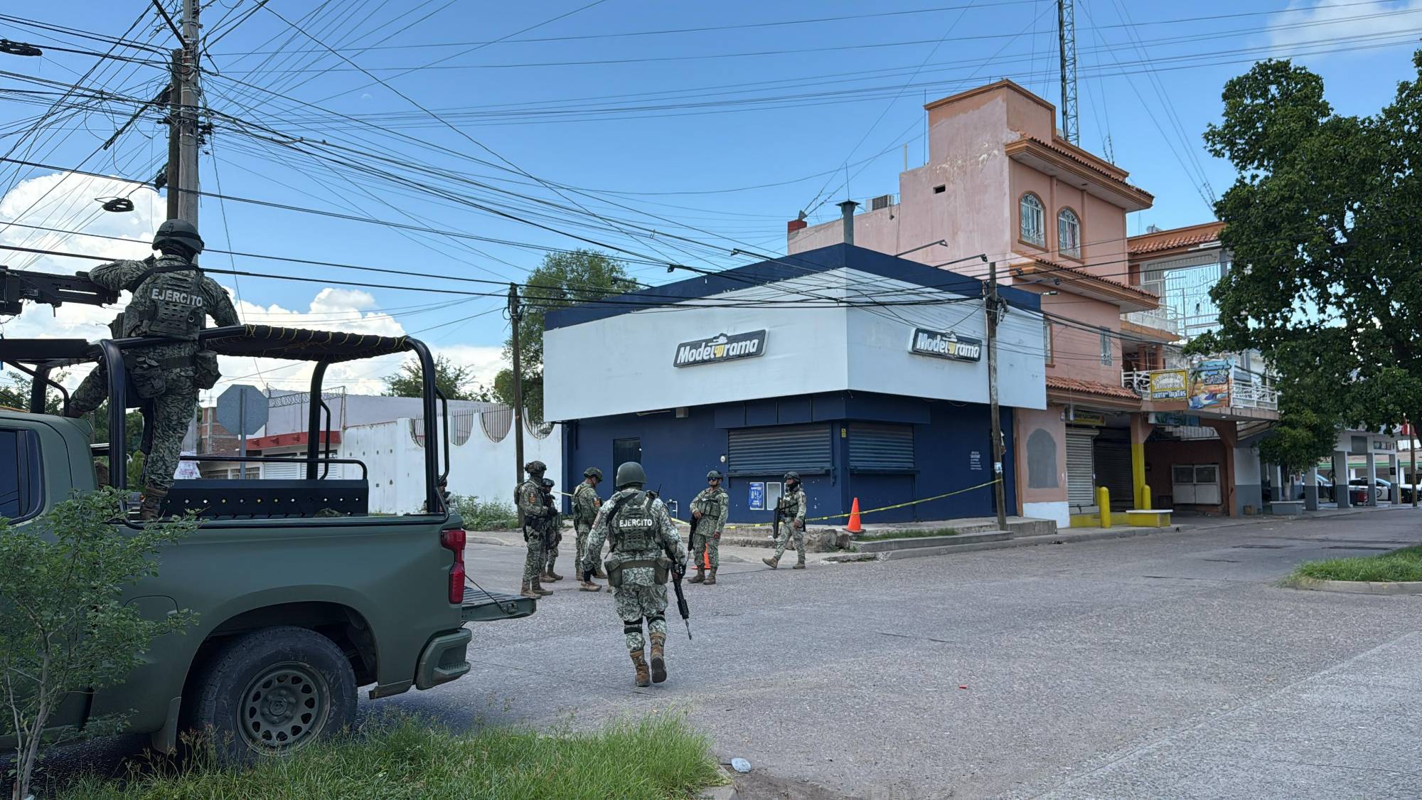 $!Hieren a un hombre tras un ataque a balazos en la colonia Guadalupe Victoria, en Culiacán