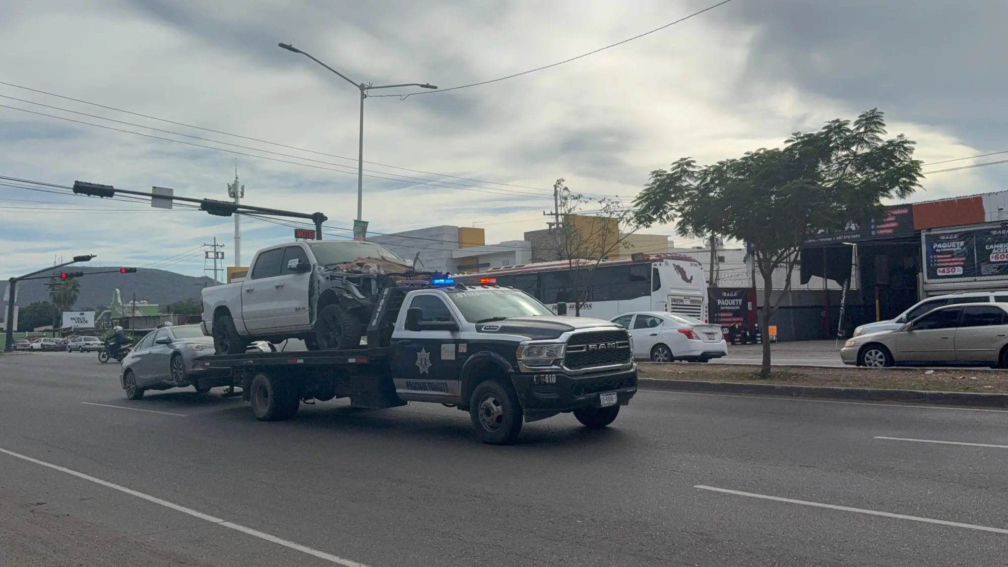 $!Trasladan a Culiacán vehículos asegurados tras operativo en Quilá