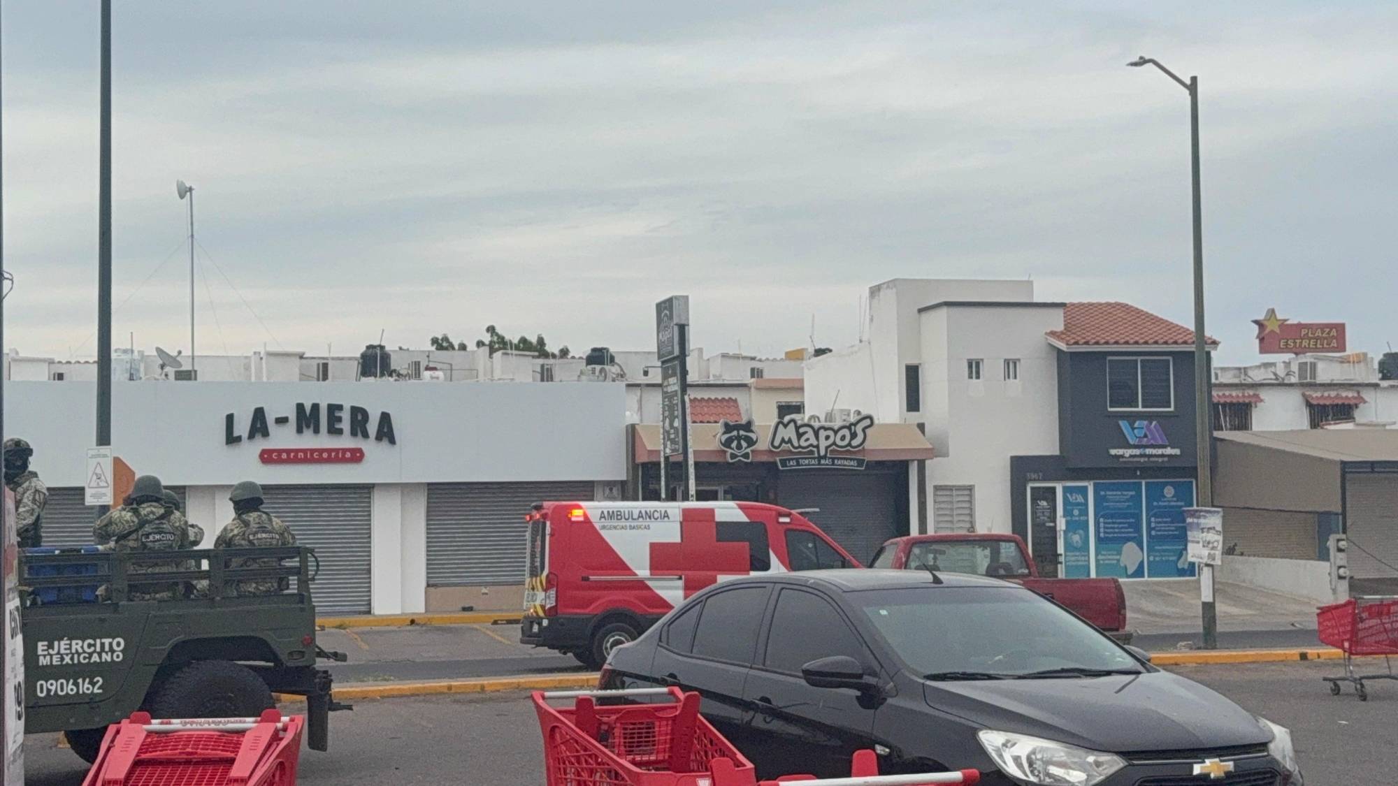 $!Le roban y agreden a balazos a un hombre frente a una iglesia del sector La Conquista, al norte de Culiacán