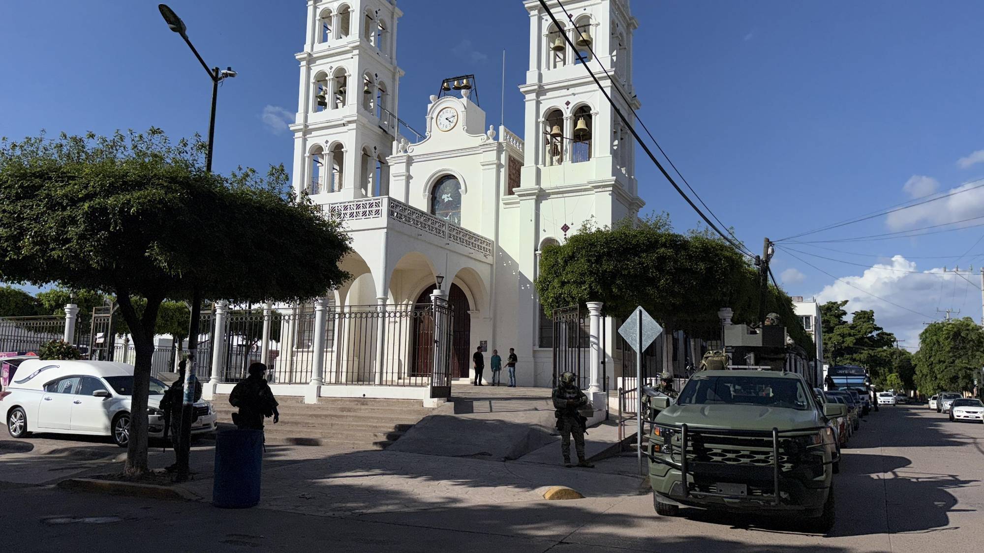 $!Samira fue alcanzada por una de las balas cuando salía de la escuela: Policías la asistieron y llevaron a un hospital