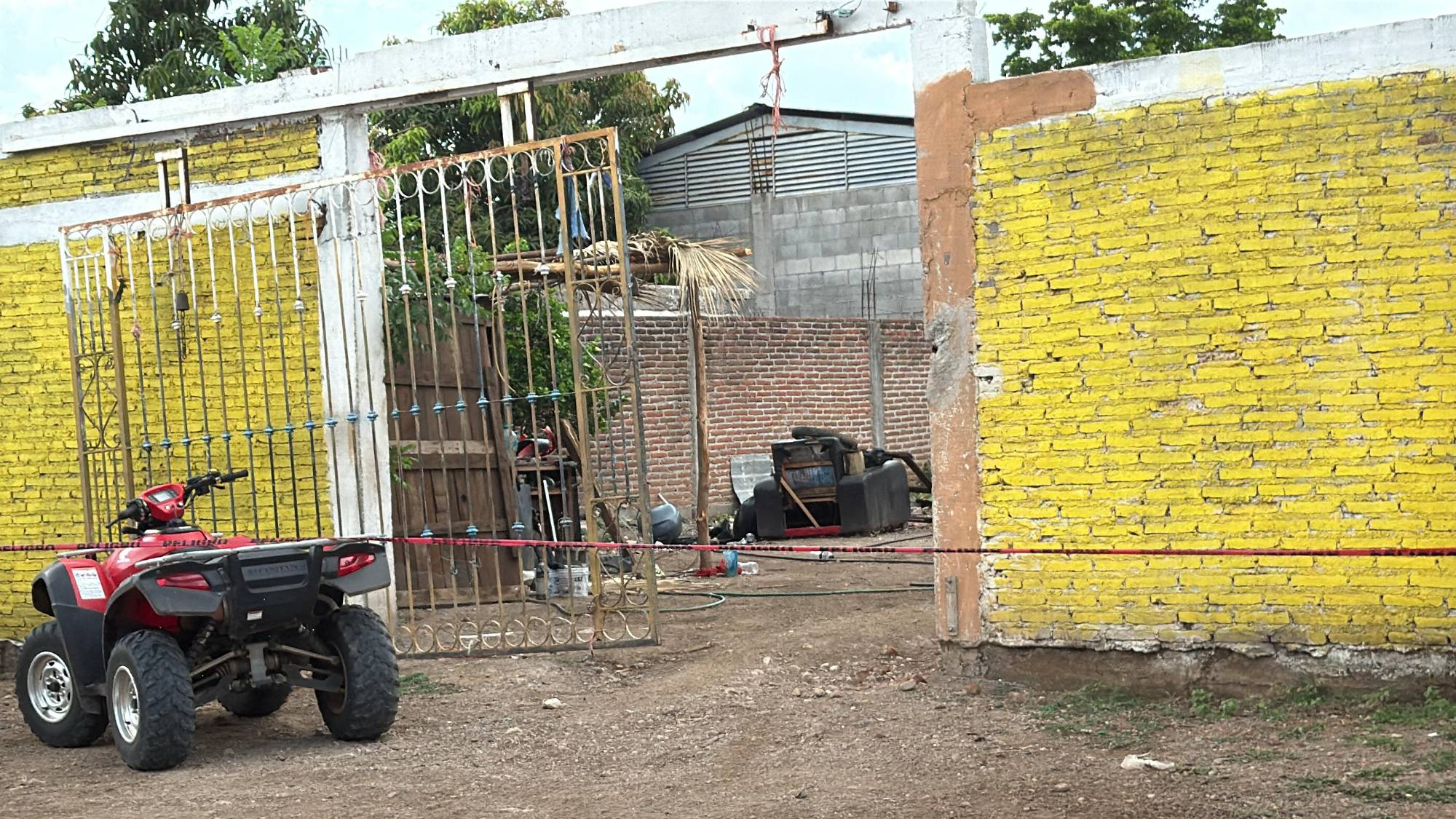 $!Dejan un herido y aseguran un domicilio tras reporte de un ataque armado en la colonia Nueva Galaxia, en Culiacán