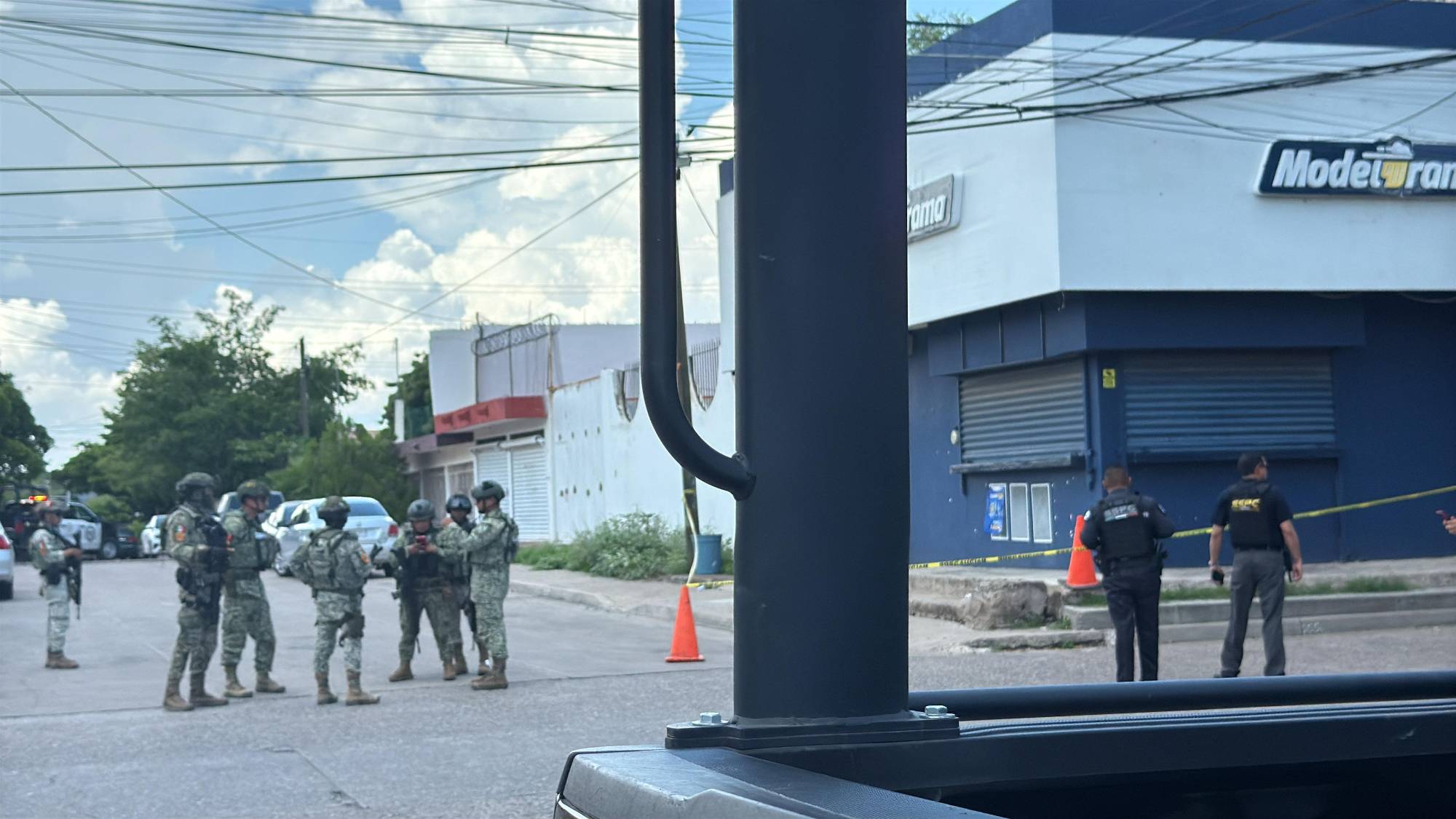 $!Hieren a un hombre tras un ataque a balazos en la colonia Guadalupe Victoria, en Culiacán
