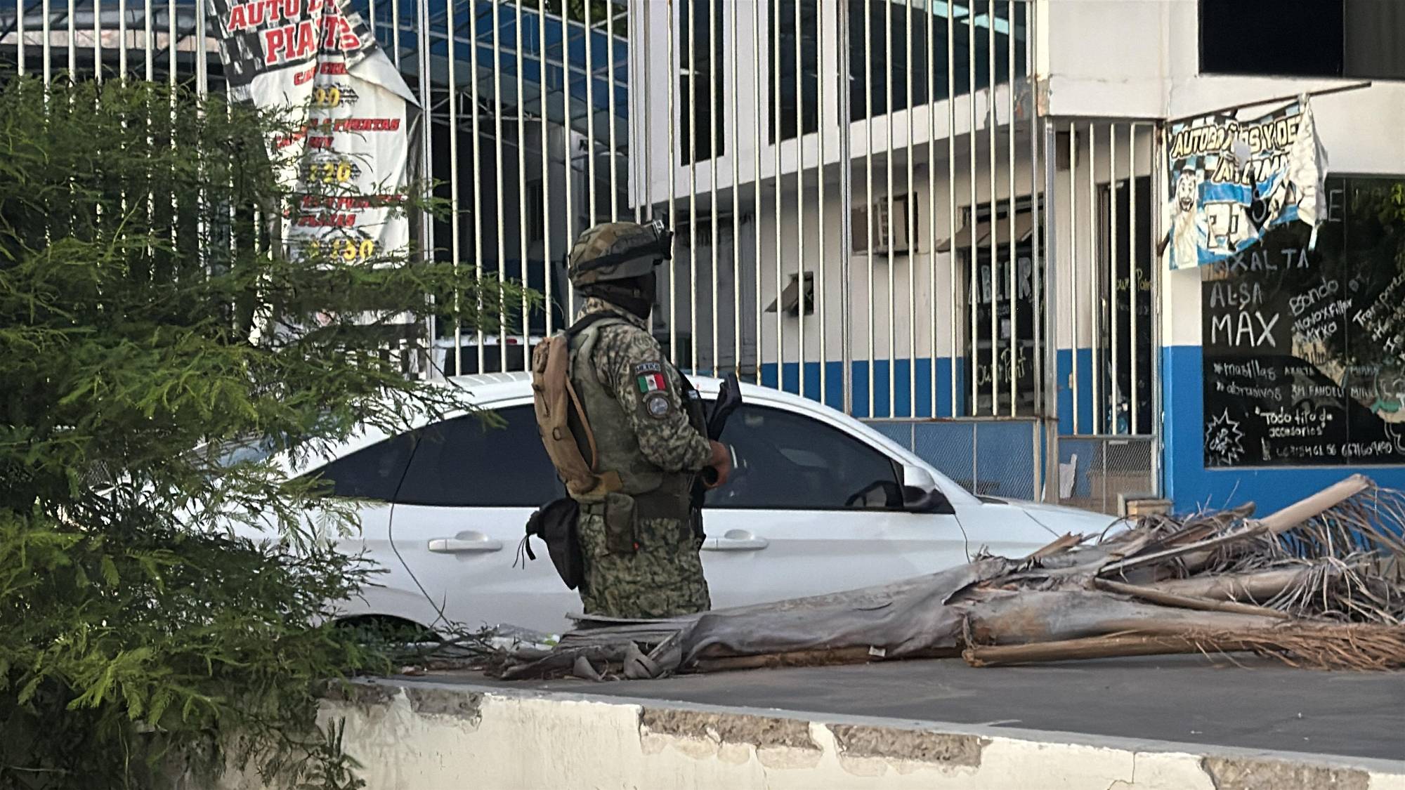 $!Ataque armado en la avenida Nicolás Bravo, en Culiacán, deja dos hombres lesionados de bala