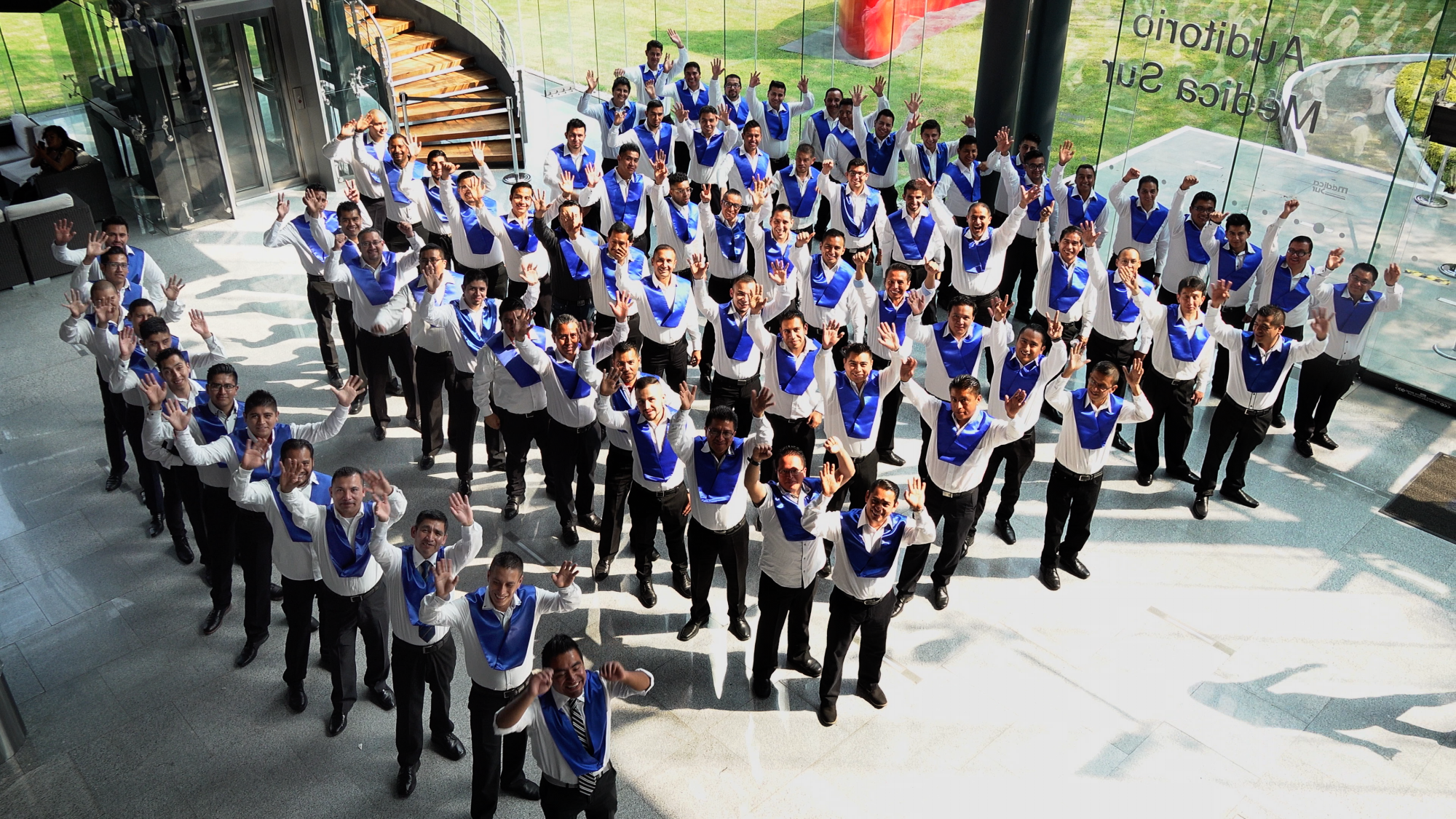 $!Grupo Coppel gradúa de preparatoria a 885 de sus colaboradores