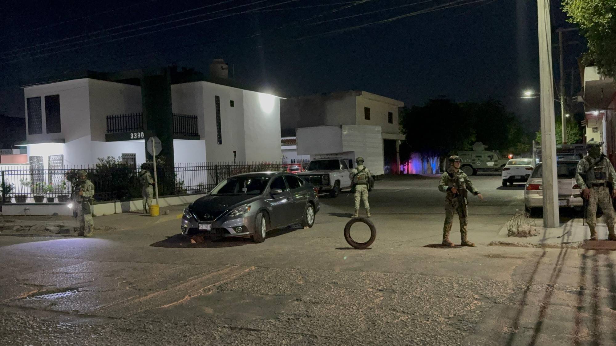 $!Aseguran un Nissan Sentra con reporte de robo en la colonia 21 de Marzo, en Culiacán
