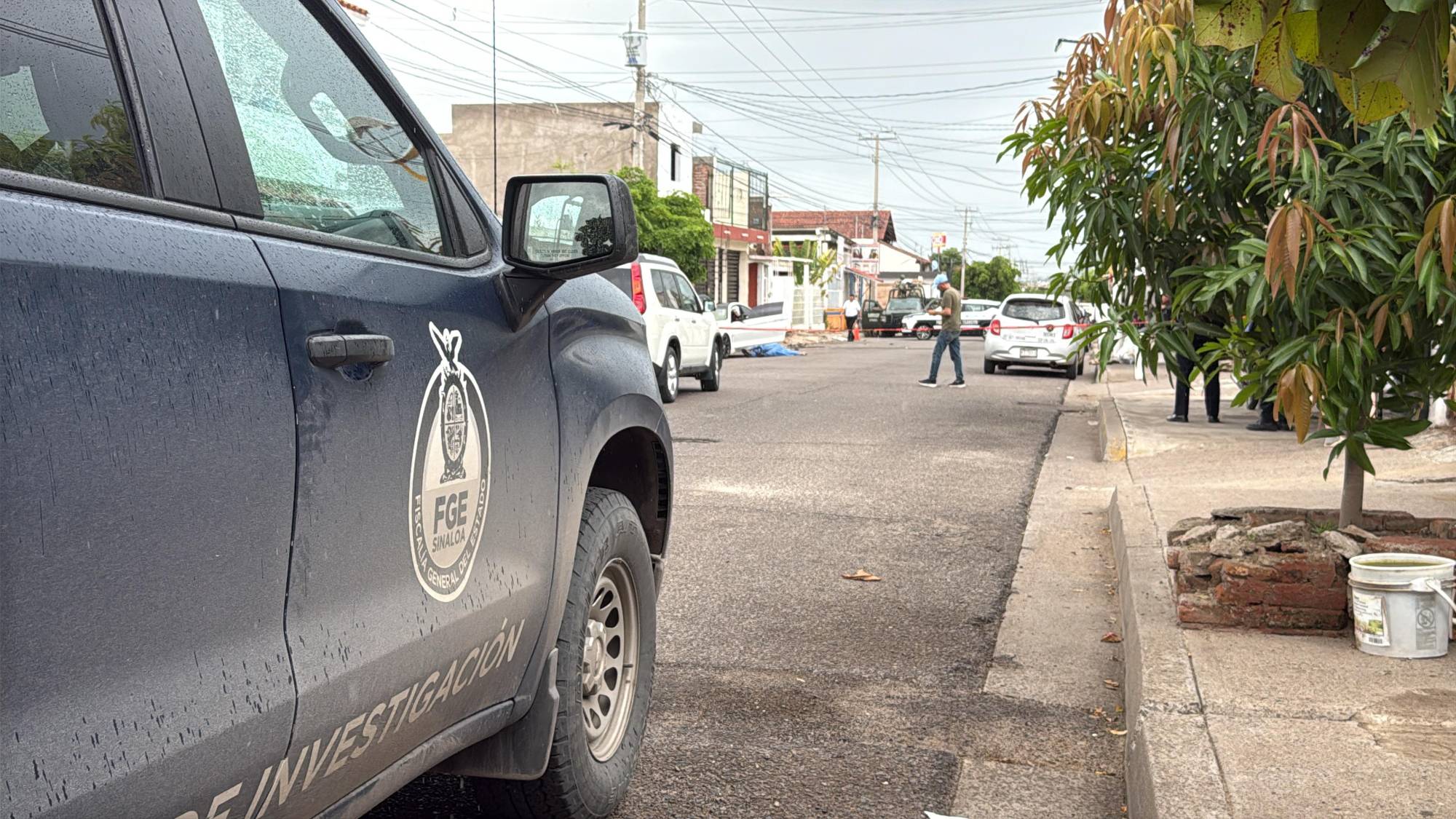 $!Asesinan a padre e hijo, de 15 años, tras persecución a balazos en Culiacán