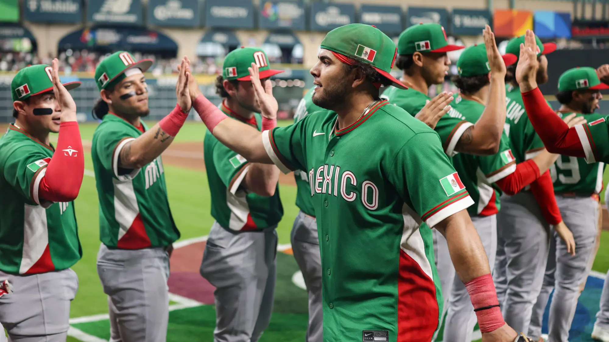$!Por fin, México inició un Clásico con un triunfo. Menos mal en el Grupo B
